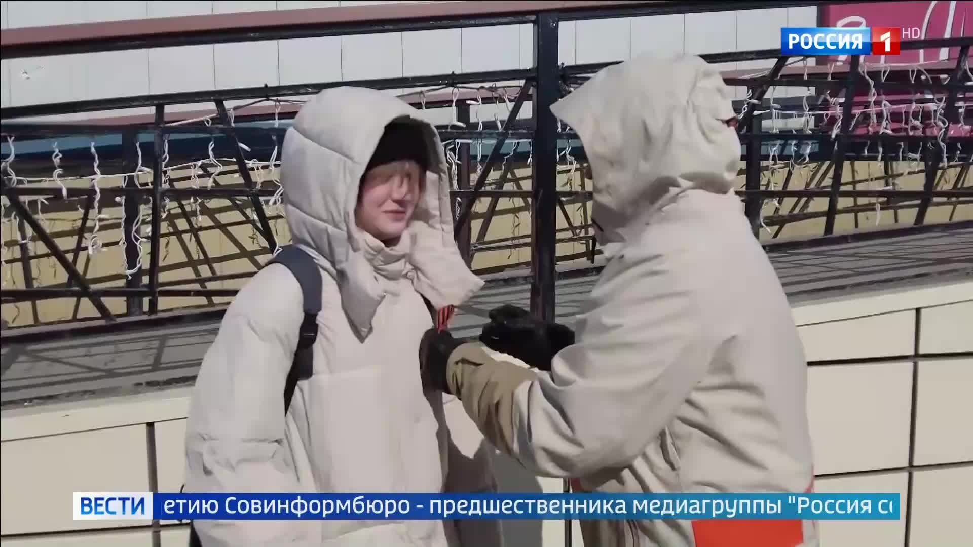 "Георгиевская ленточка объединяет: миллионы волонтеров и школьная победа на Менделеевской олимпиаде."