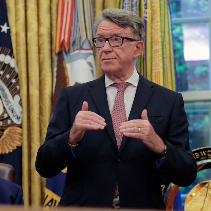 США артачатся, требуют запрос: о непростом расследовании дела Мандельсона