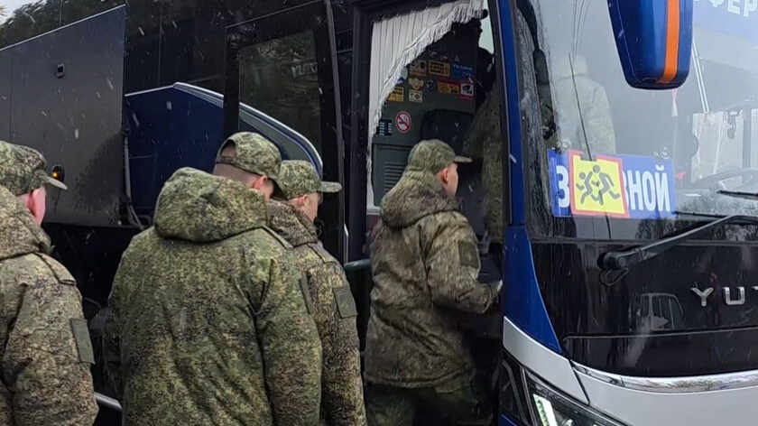 В Приамурье состоялась первая массовая отправка призывников для прохождения военной службы