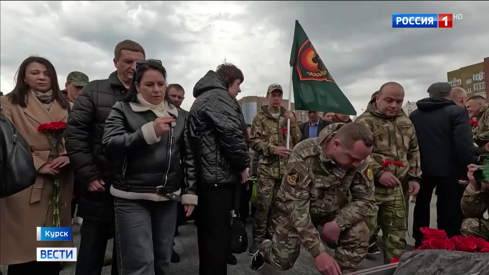 "В Курске отмечают годовщину освобождения: бойцы вернулись и почтили память павших."