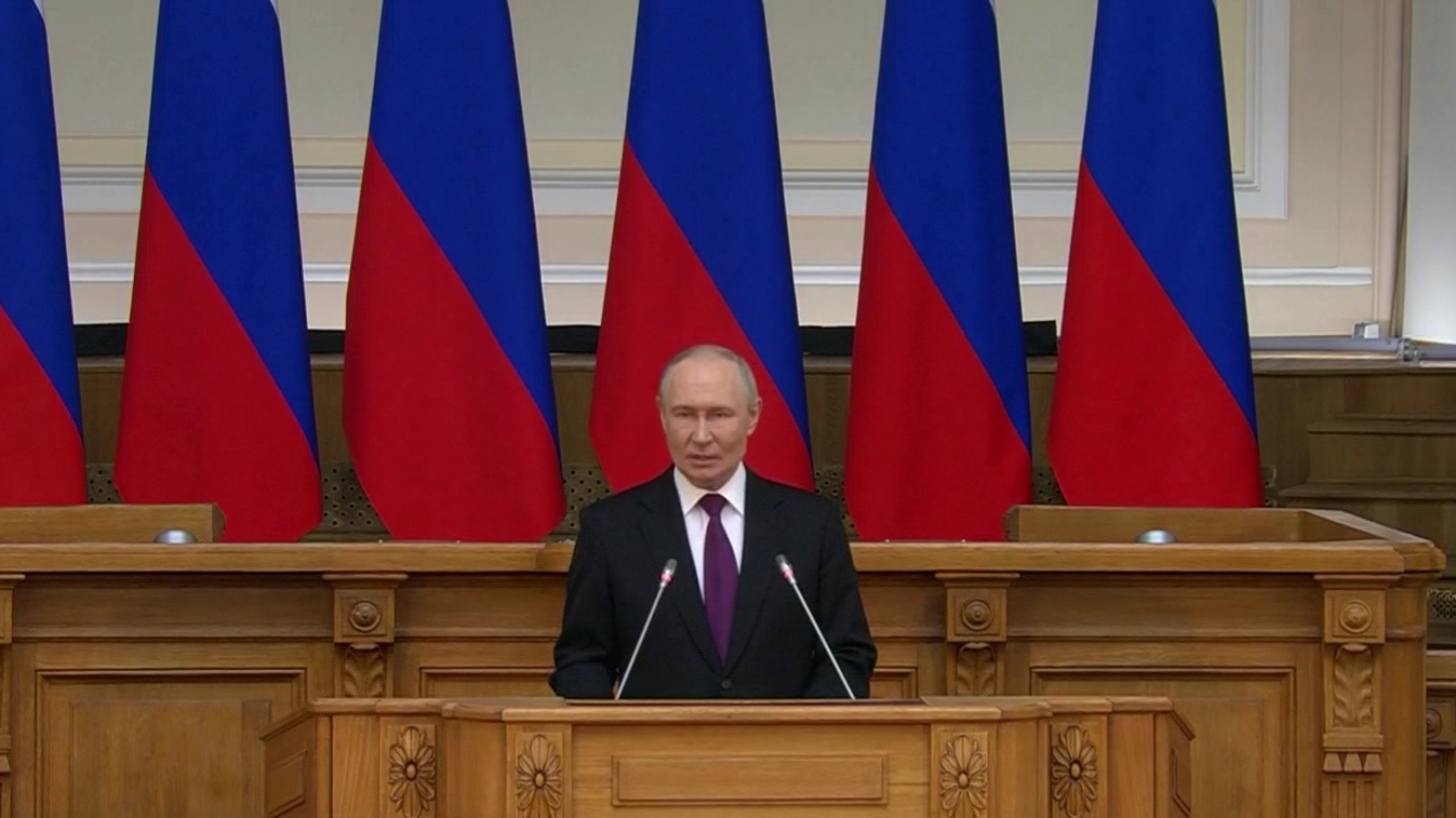 Владимир Путин на Совете законодателей в Петербурге, на встрече с МИД Ирана, на встрече с Валентиной Матвиенко