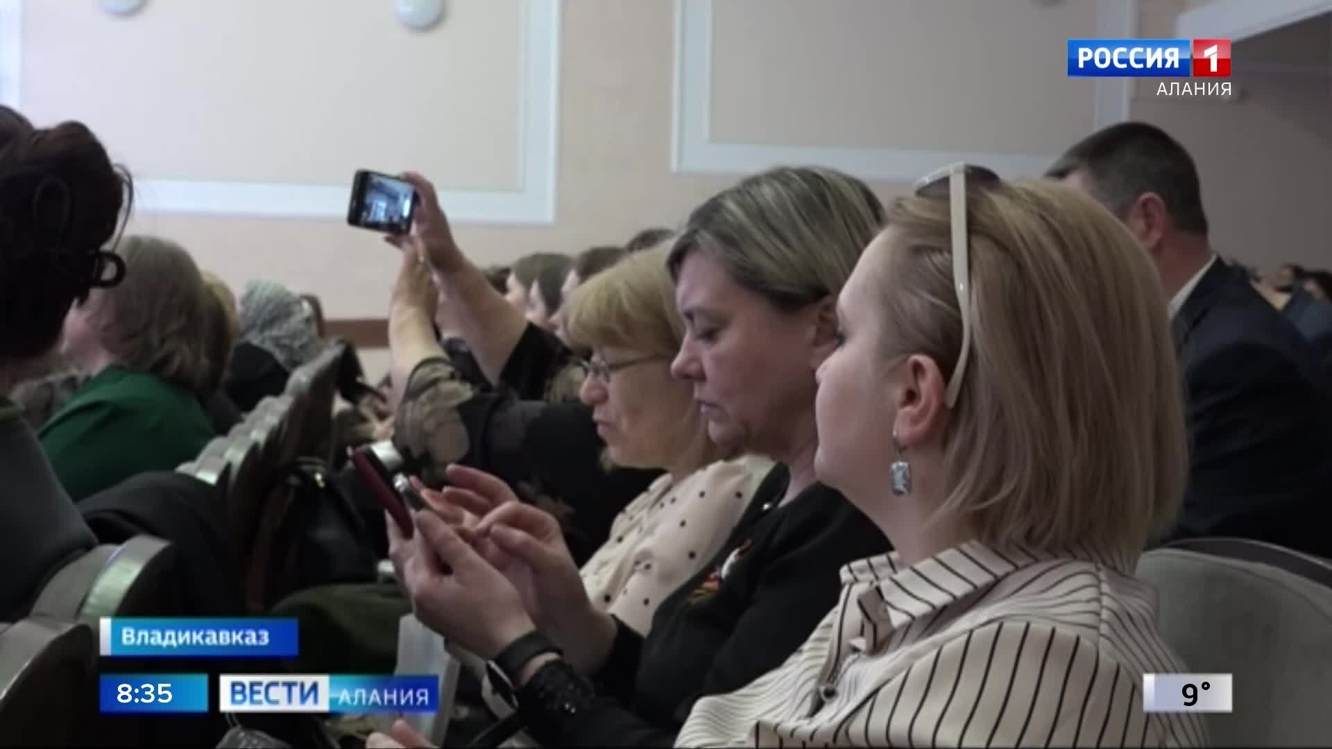 160 специалистов принимают участие в работе конференции-форума детских школ искусств СКФО