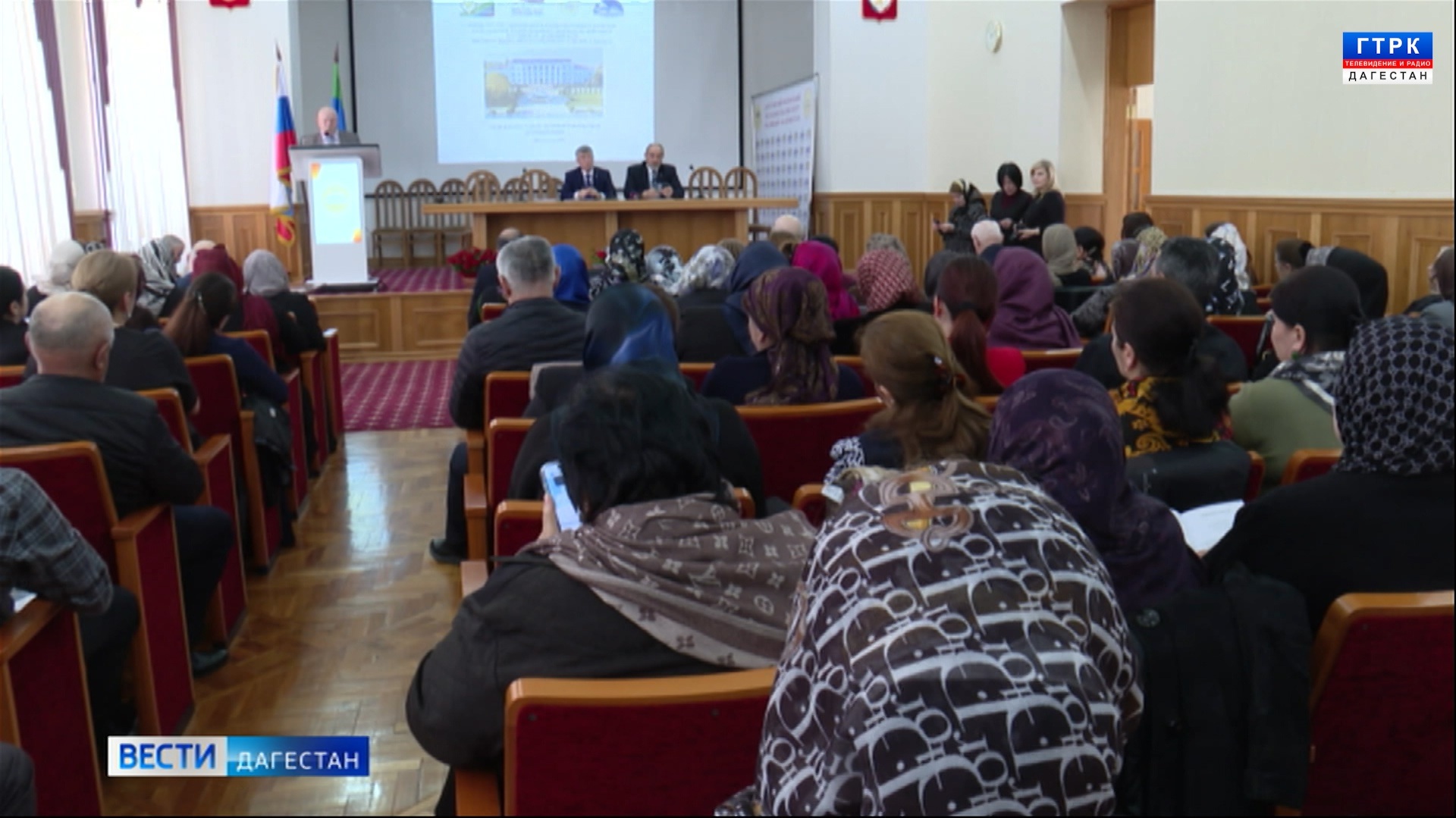 Актуальность преподавания родных языков в республике обсуждали и на заседании языковой комиссии
