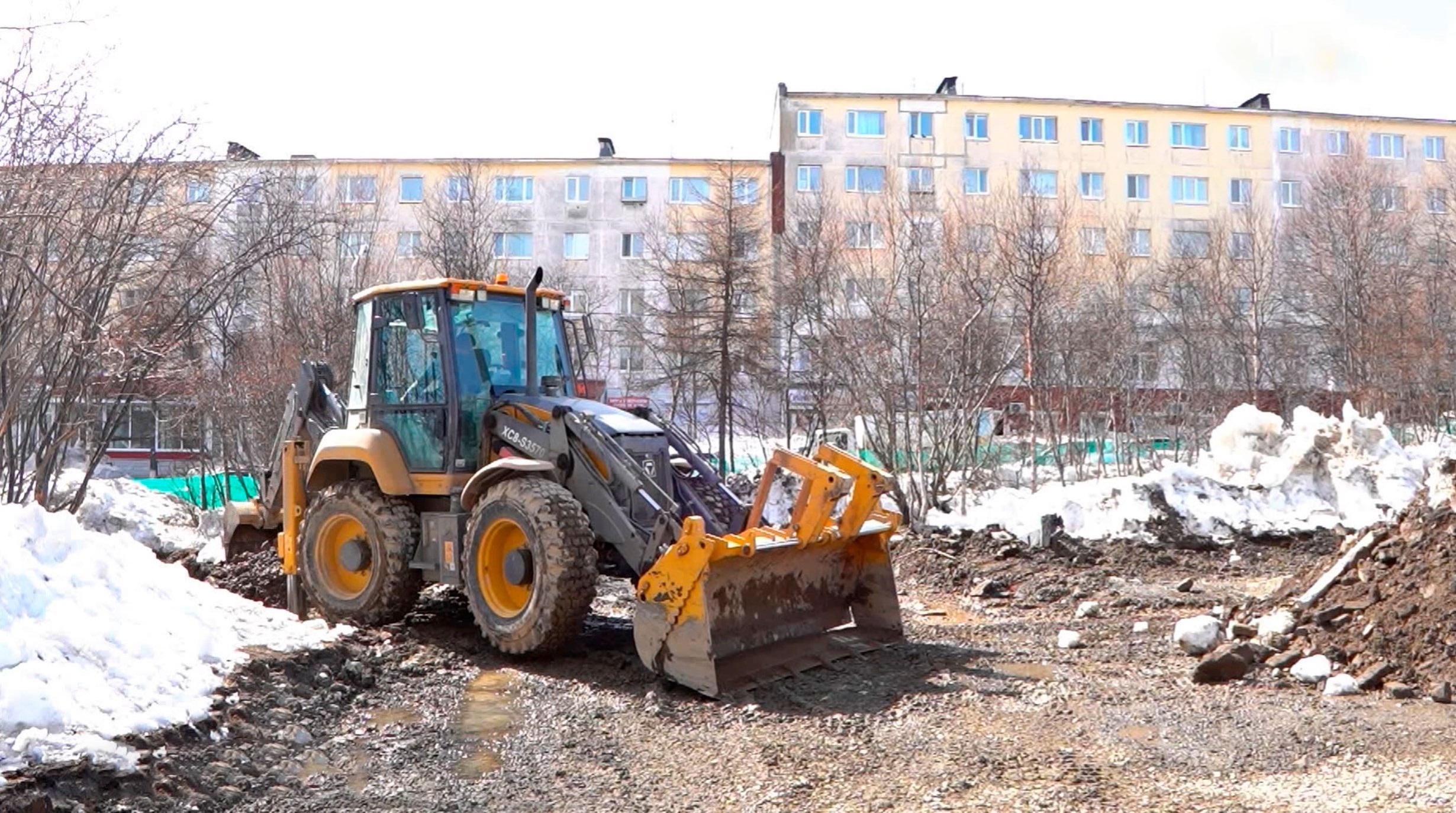 В Магадане начали благоустраивать площадь Космонавтов