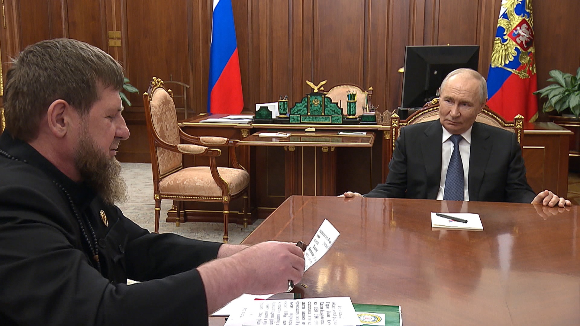Путин и Кадыров обсудили помощь пострадавшим от паводков и развитие Чечни.