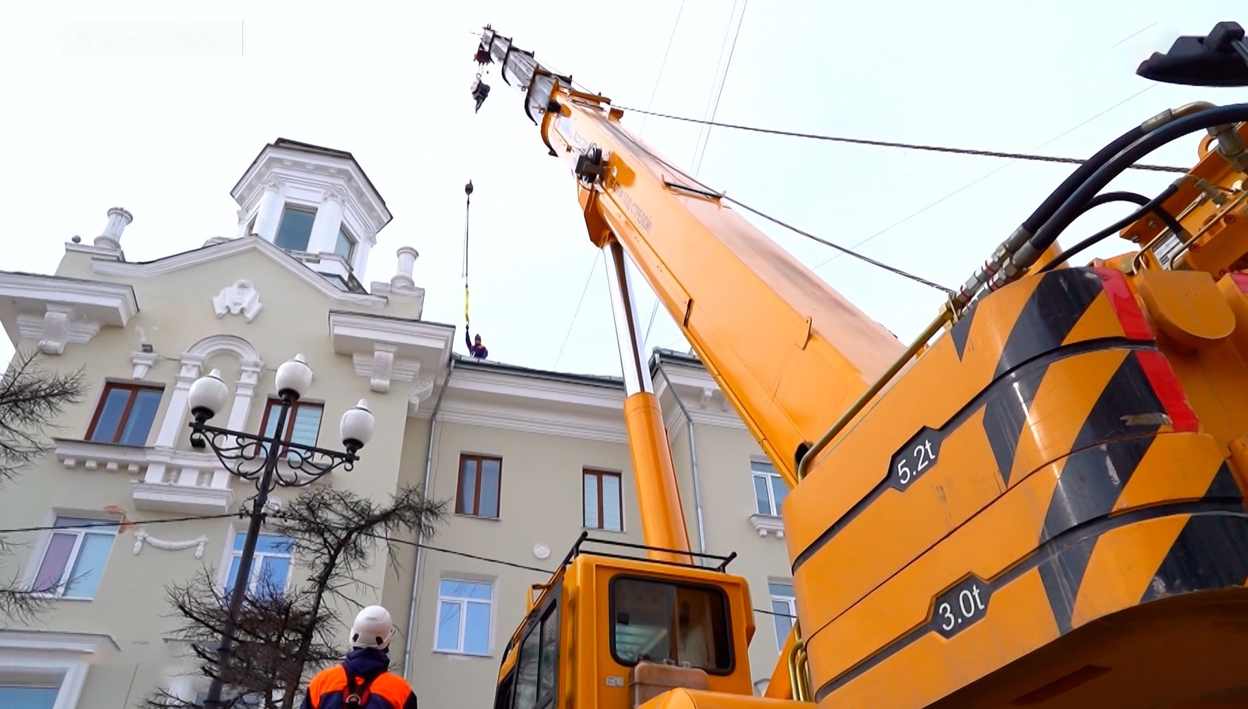 Когда вернут на место упавший шпиль с Портовой, 1, неизвестно