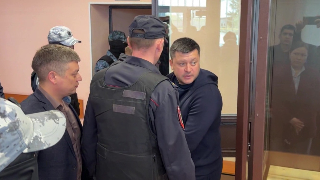 В Уфе за взятку арестован мэр города Ратмир Мавлиев