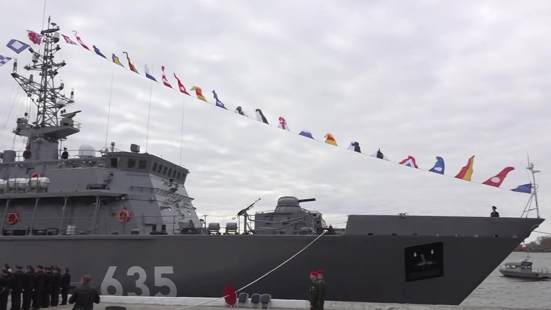 В состав ВМФ России вошел новейший минный тральщик "Полярный"