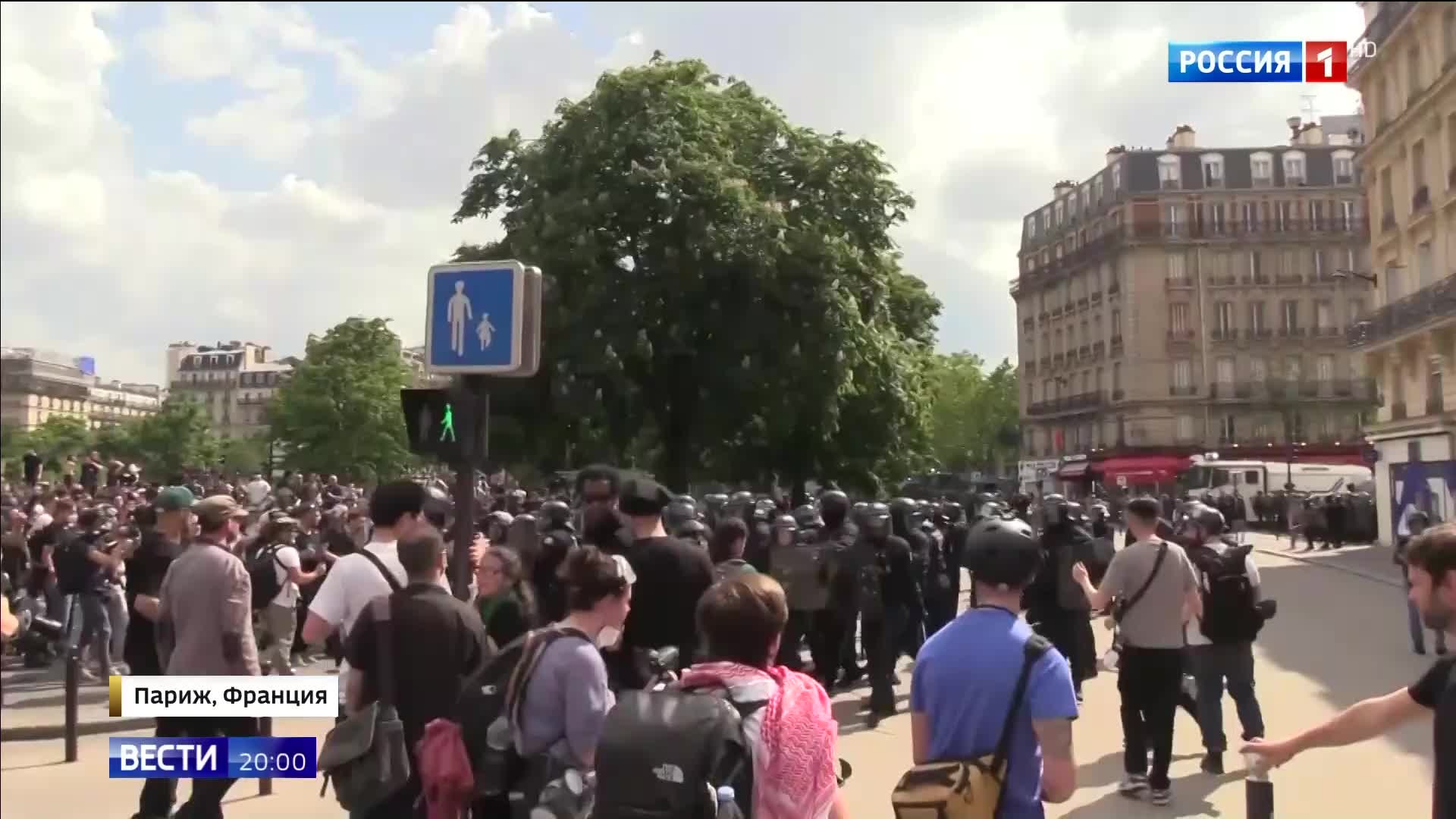 Первомайские митинги во Франции традиционно переросли в столкновения с полицией