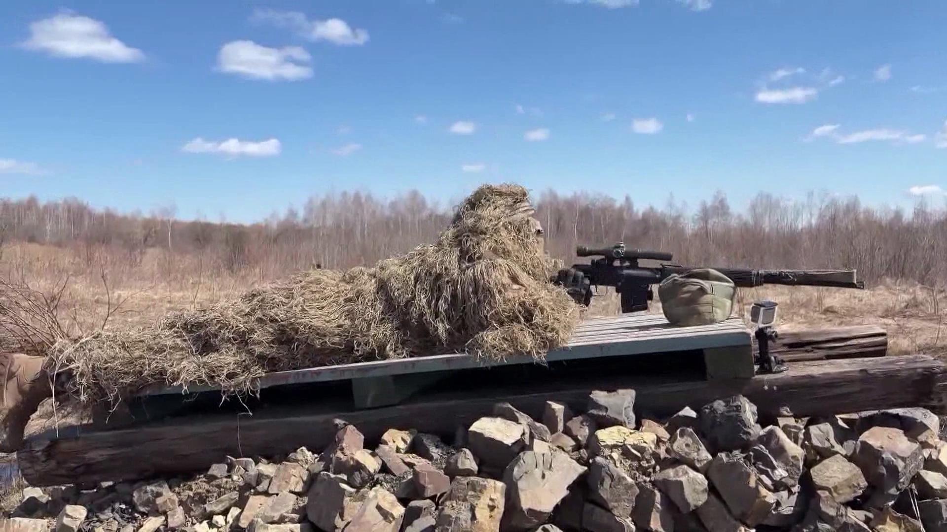 Хабаровские снайперы сдали экзамен после трех месяцев подготовки у участников спецоперации