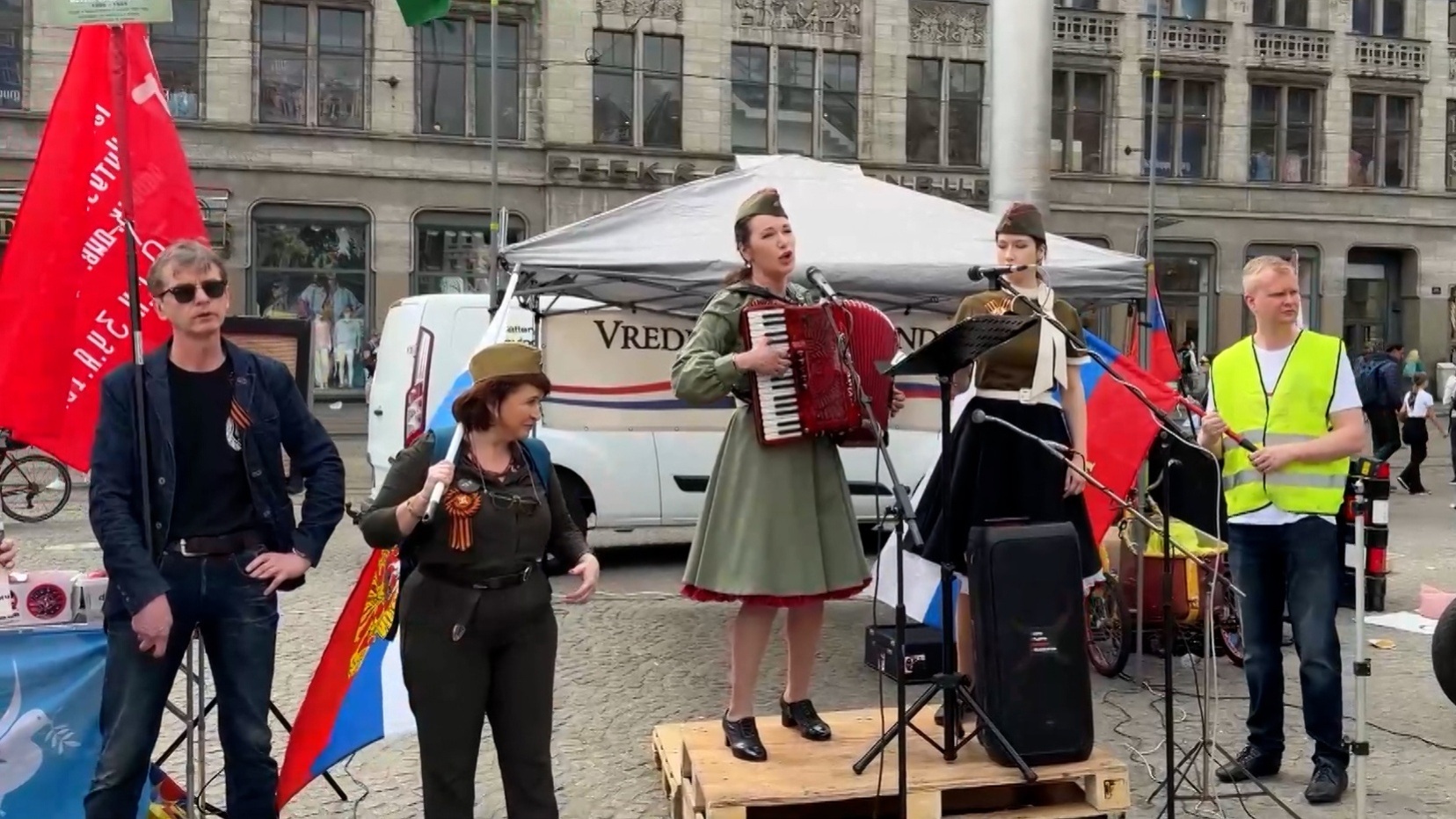 Акцию "Бессмертный полк" провели в Амстердаме