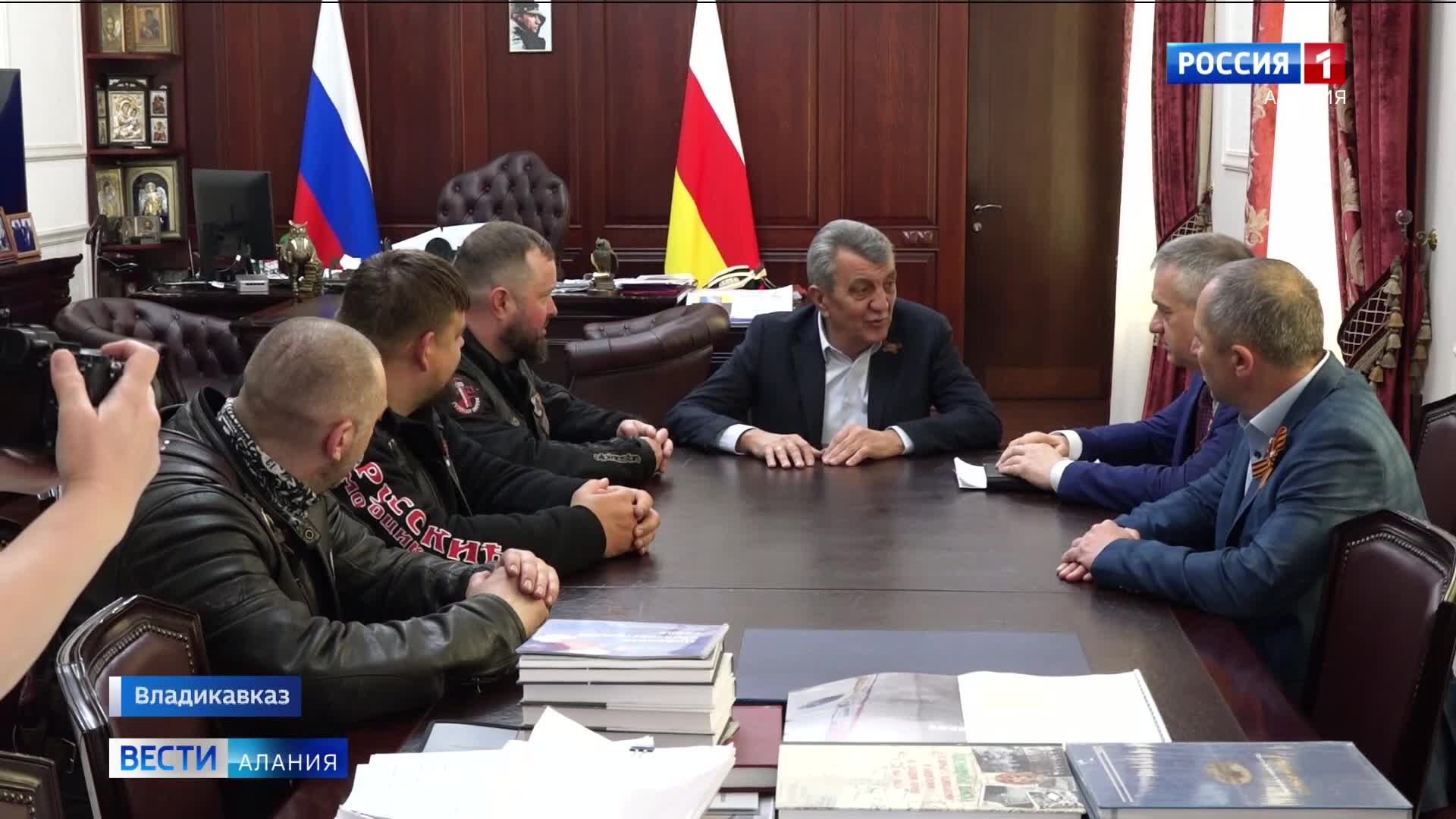 Сергей Меняйло встретился с участниками мотоклуба «Ночные Волки»