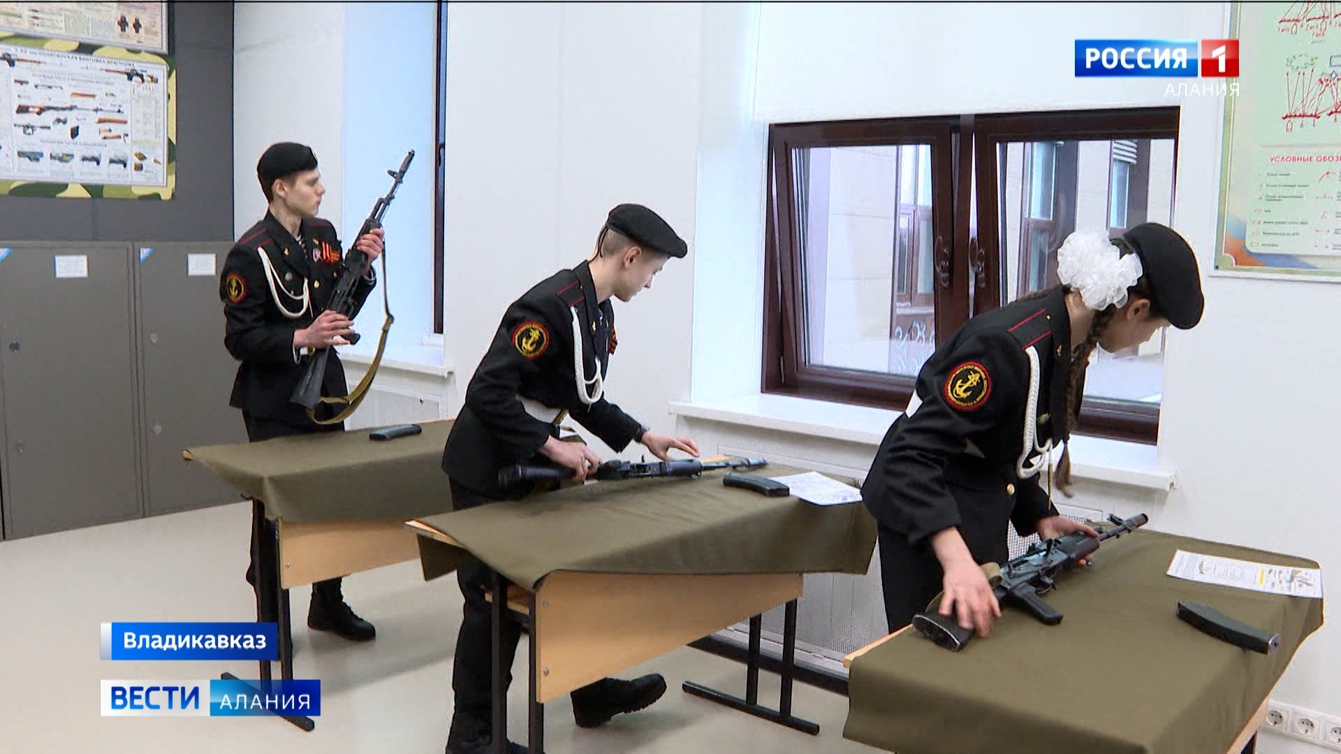 12 кадетов московского клуба юных морских пехотинцев имени Героя России Андрея Днепровского приехали во Владикавказ
