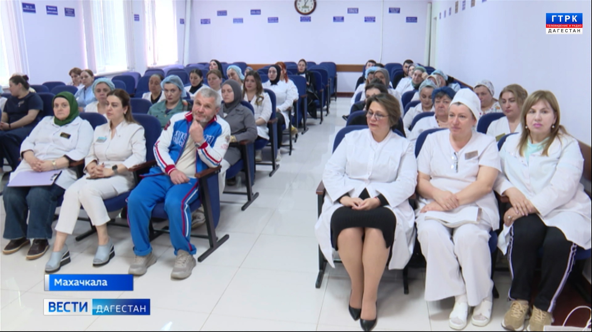 В преддверии дня медицинской сестры в первой городской больнице поздравили старших медсестер