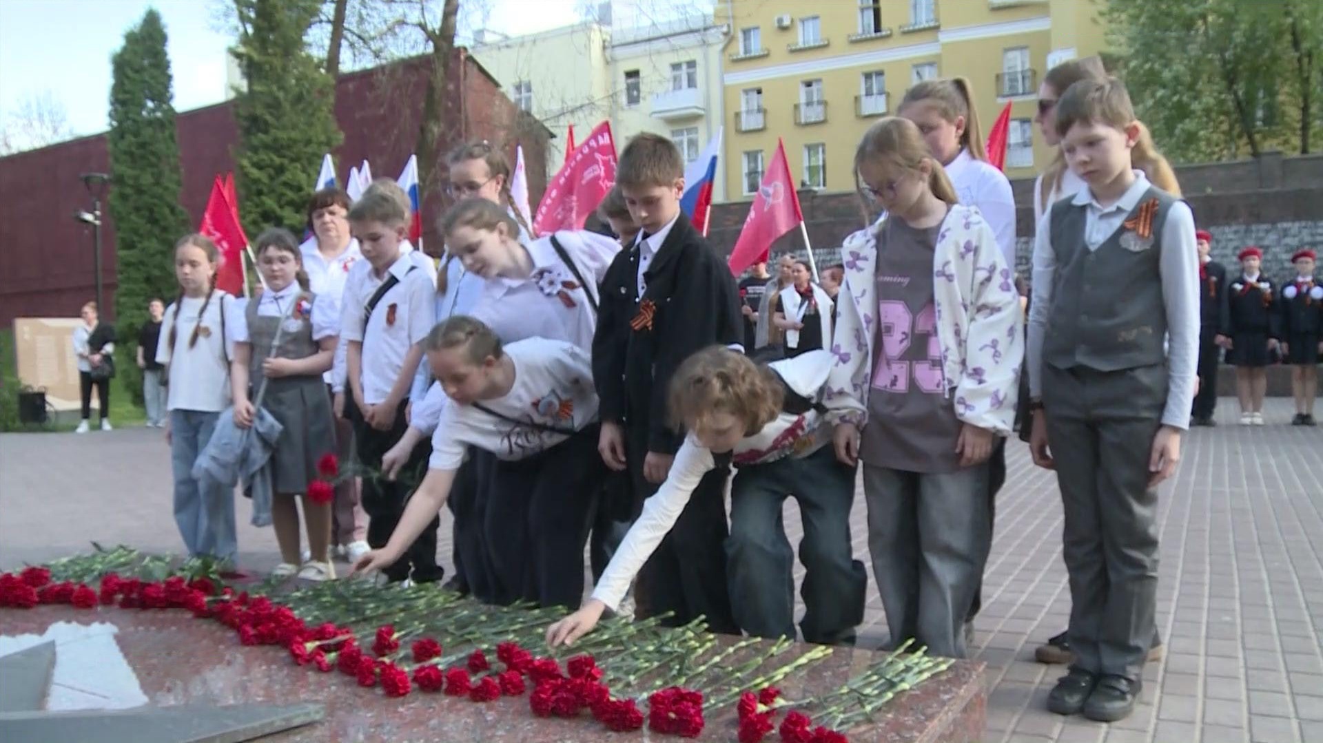 Огонь Победы зажжен в Смоленске: передача памяти героям