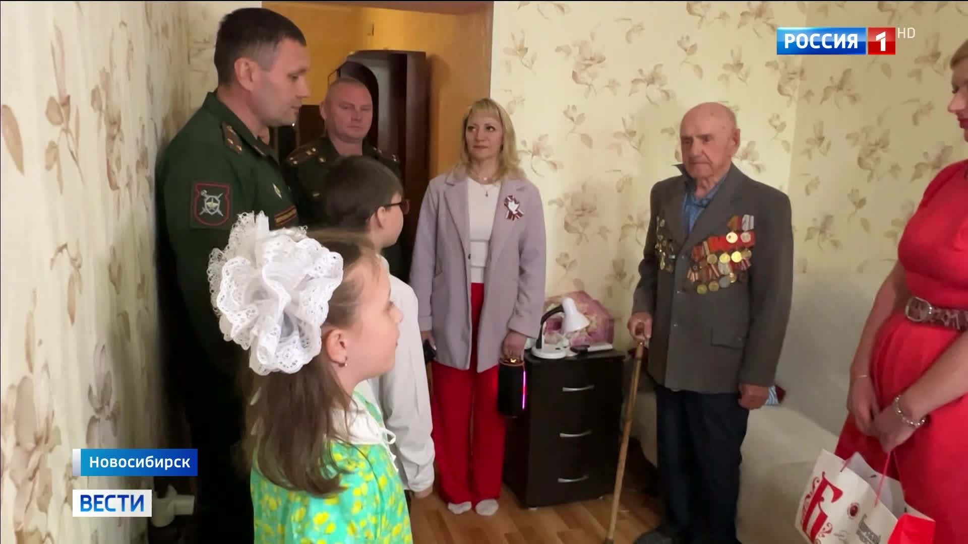 В Алтайском крае и Новосибирске почтят ветеранов торжественными шествиями и подарками