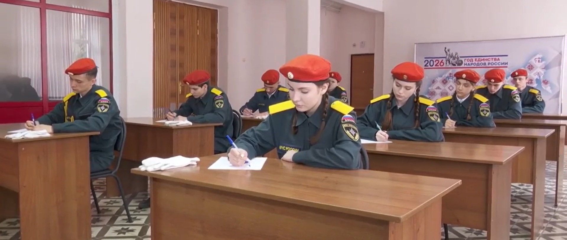 20 команд и десятки юнармейцев. В ДК «Россия» состоялся смотр-конкурс военно-патриотических клубов «За нами будущее России»