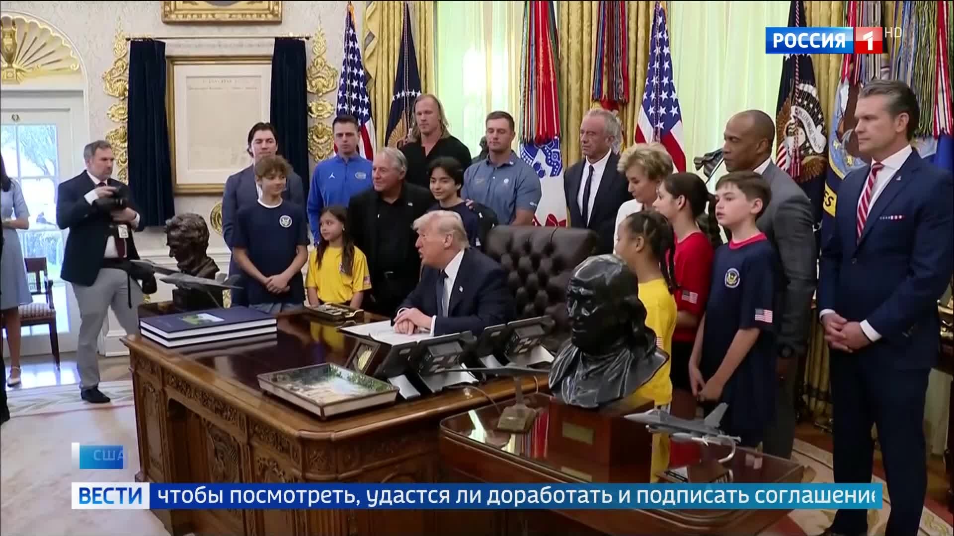 Трамп приостанавливает операцию "Свобода" у Ормузского пролива по просьбе Пакистана и в надежде на мир с Ираном