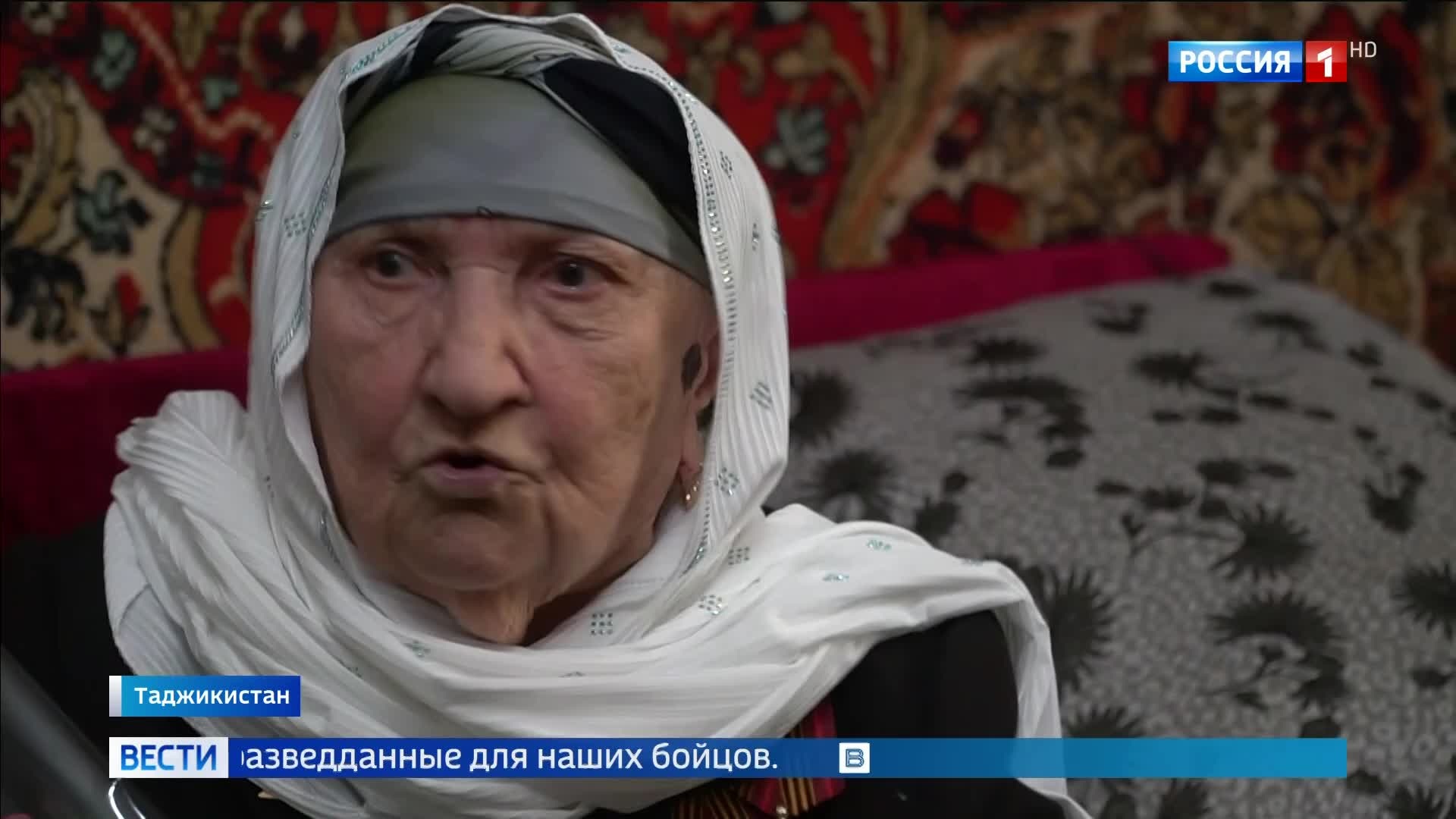 Поздравления ветеранов и акция "Вечный огонь"