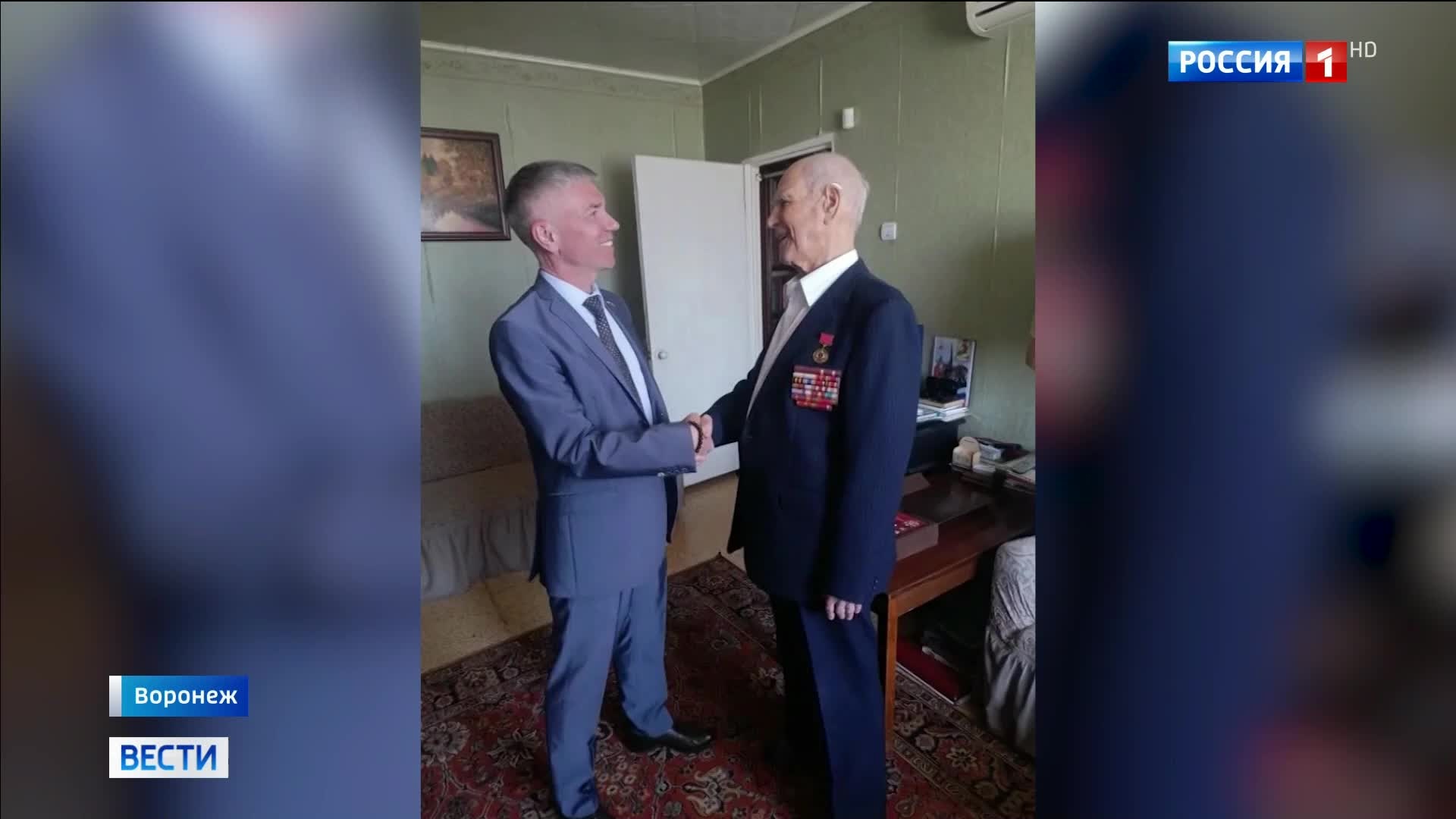 В Воронеже поздравили 102-летнего фронтовика Николая Борисова, участника войны на танке Т-34