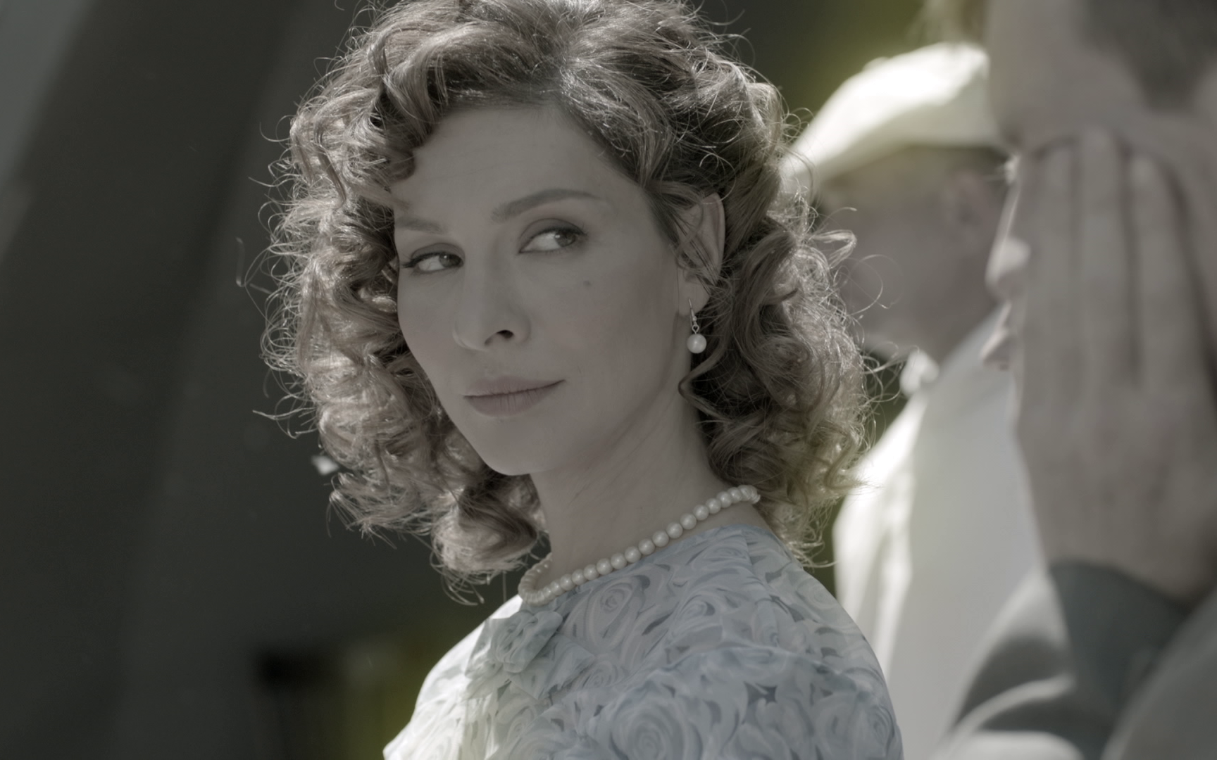 Кадр из сериала "Другие"