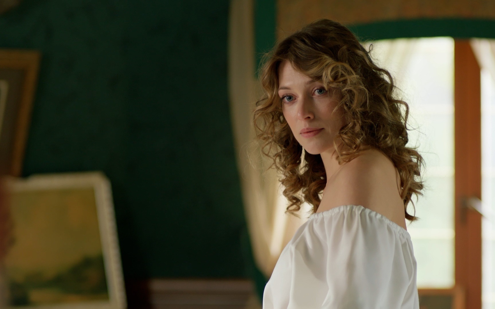 Топ-5 сериалов с Александрой Никифоровой на «Смотрим»