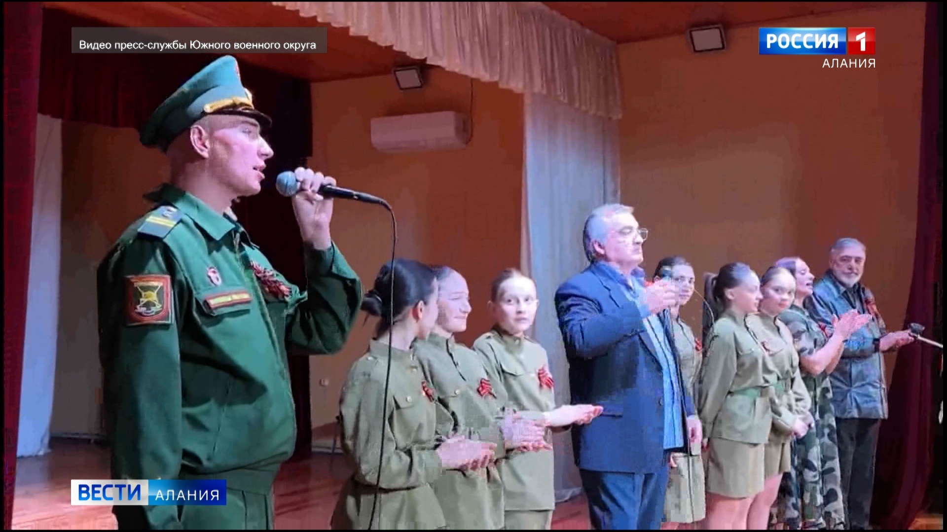 Военный оркестр 4-й гвардейской военной базы ЮВО выступил для жителей республики в преддверии 81-й годовщины Великой Победы