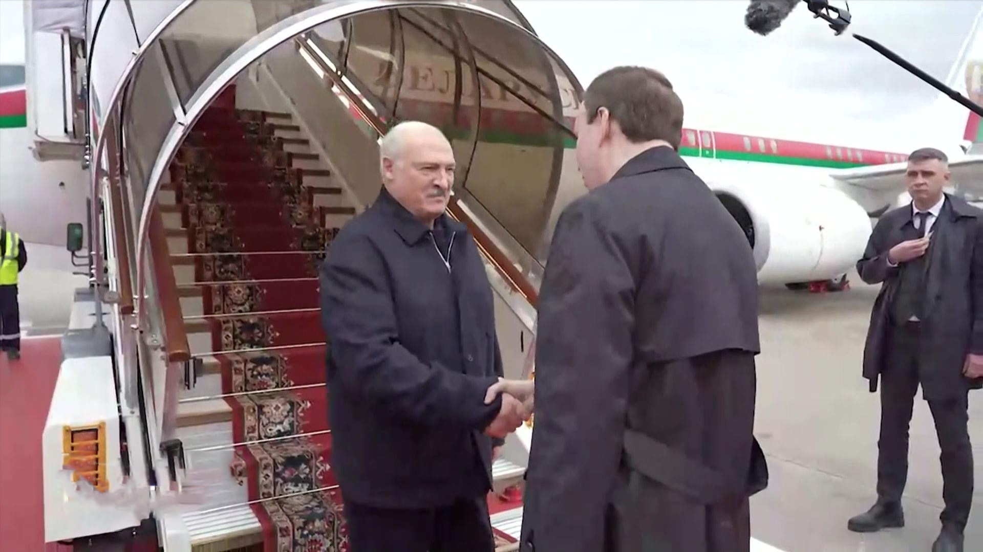Президенты Токаев, Мирзиёев и Лукашенко прибыли в Москву на торжества. Премьер Словакии Фицо прилетел через Скандинавию на церемонию