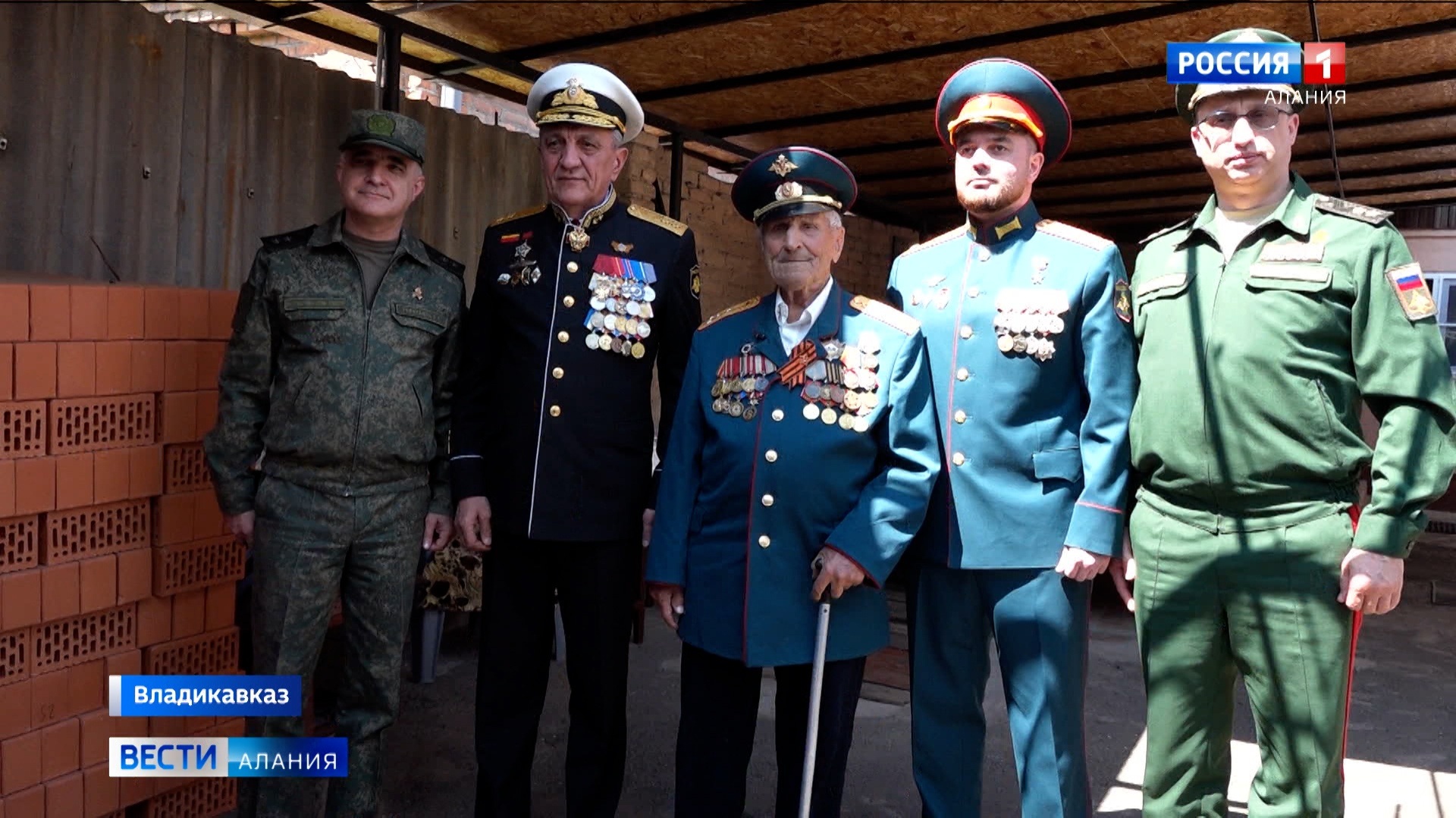В День Победы Сергей Меняйло навестил ветерана-танкиста Ивана Тимошкина