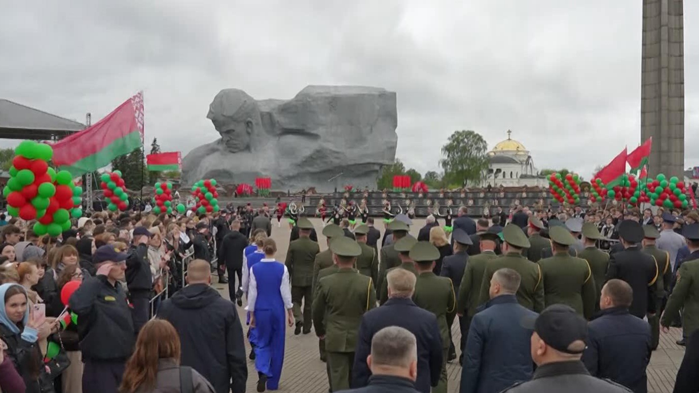 О том как годовщину Великой Победы отмечают те, кто бережно хранит историческую память