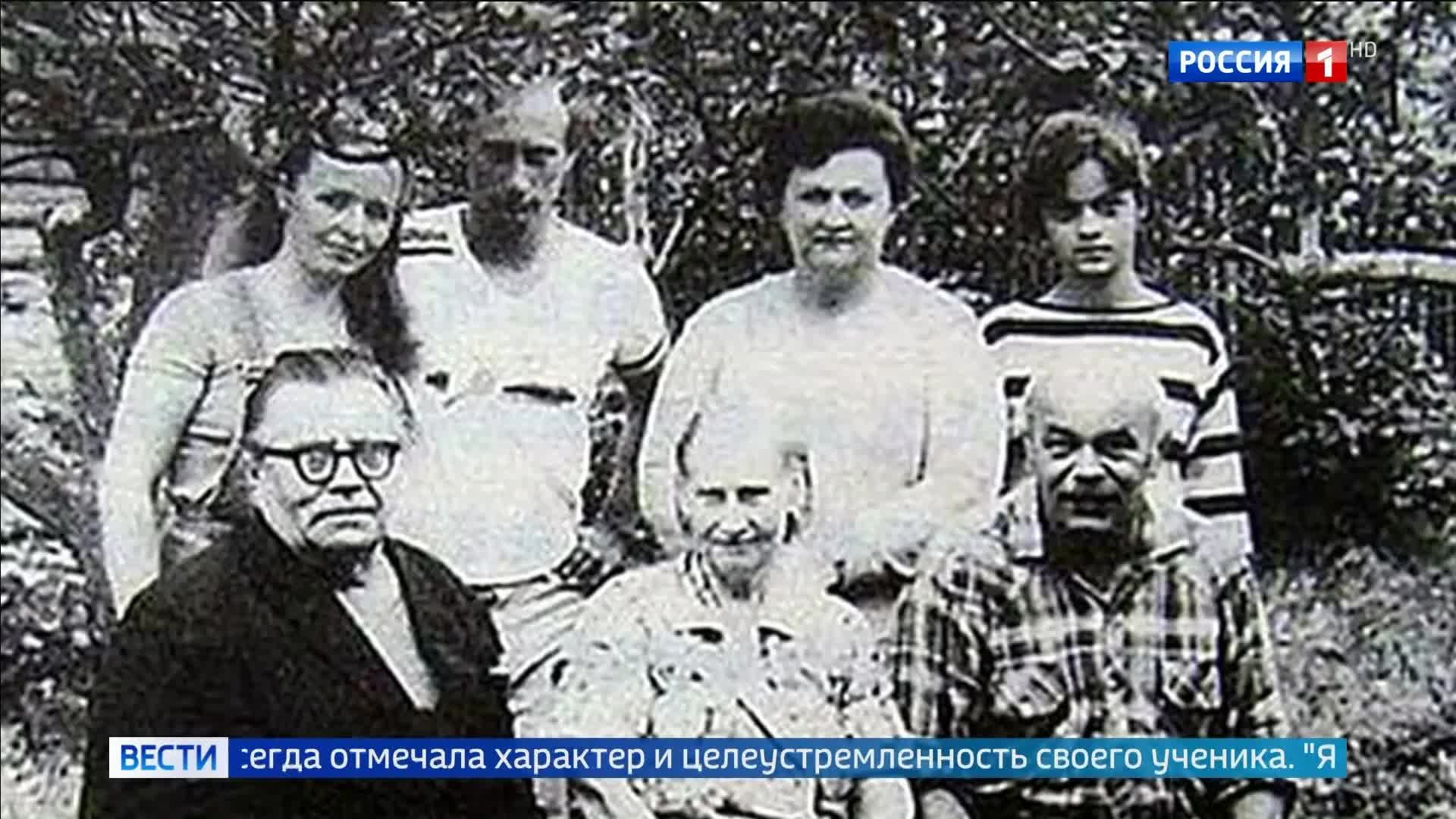 Владимир Путин встречается с учительницей детства Верой Гуревич в Москве