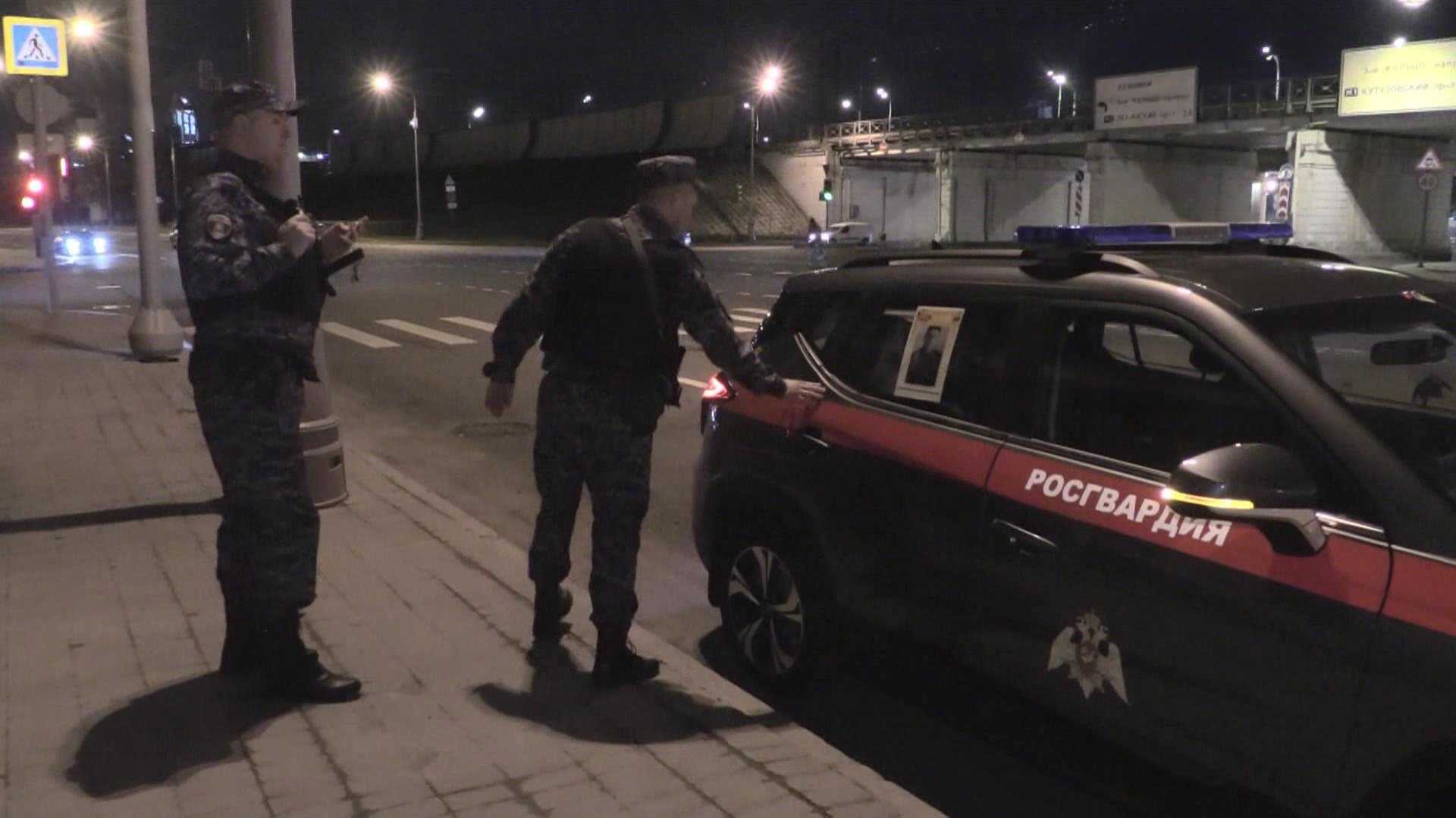 Росгвардия пресекла распитие алкоголя в общественных местах во время праздничного патрулирования