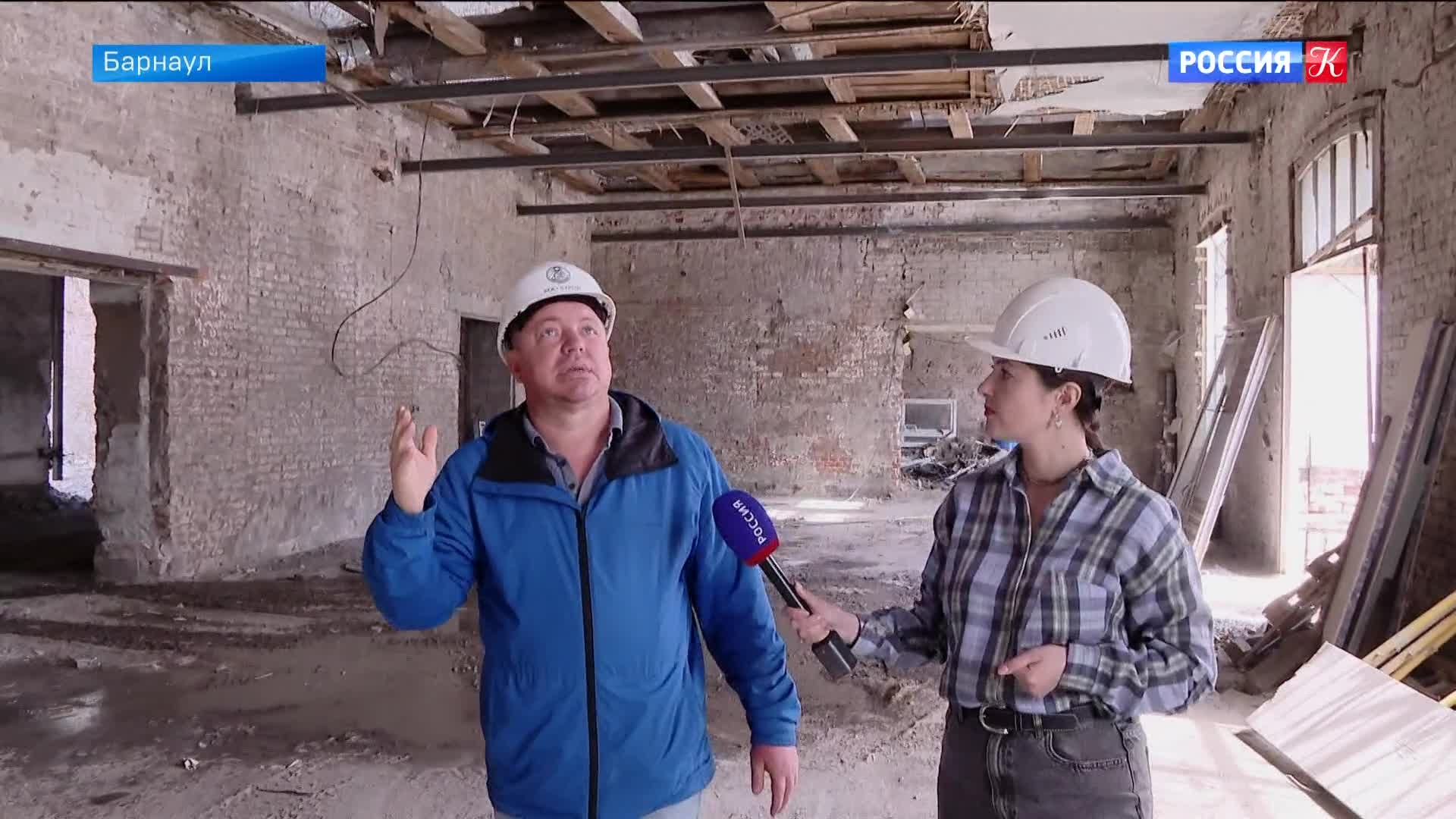В Барнауле ремонтируют Магазин купца Второва