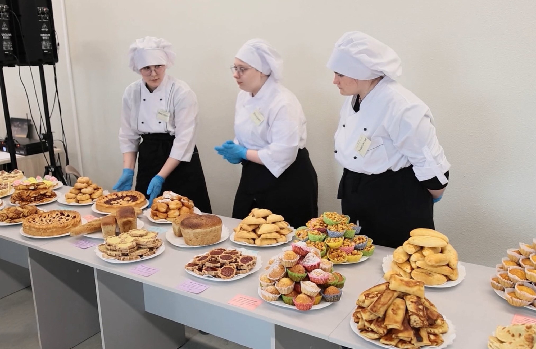 Выставку-дегустацию кухонь народов мира провели в Магадане