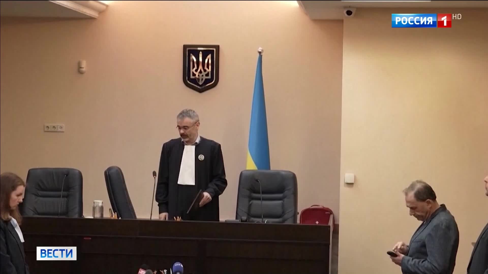 "Бывший глава офиса Зеленского в ВИП-камере: коррупция и международные последствия"