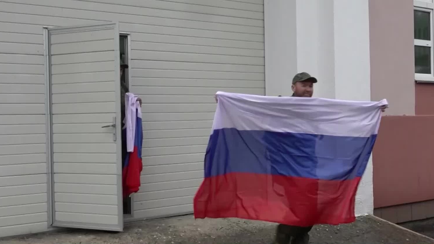 205 российских военнослужащих освобождены из плена: обмен произошёл с участием ОАЭ