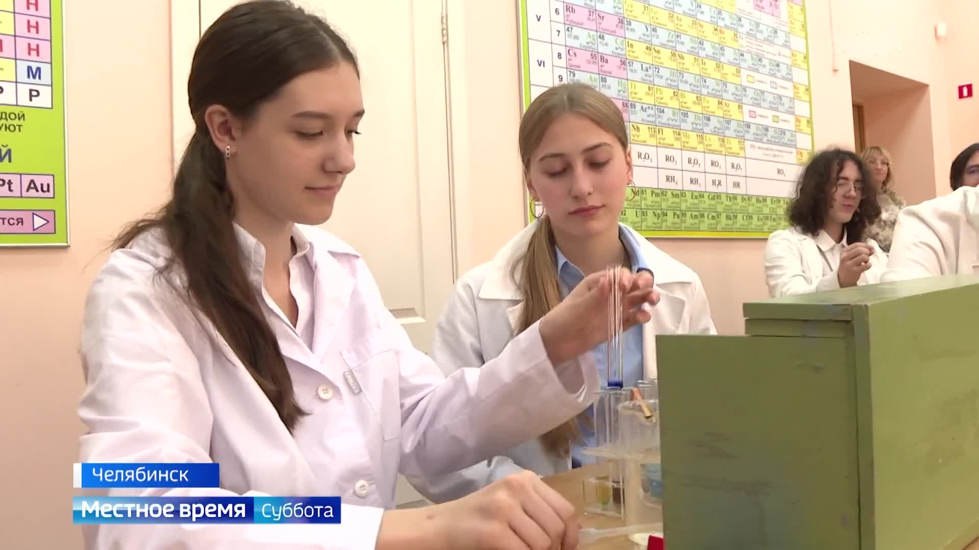 Юные экологи в Челябинске выращивают цветы для клумб и изучают повадки животных