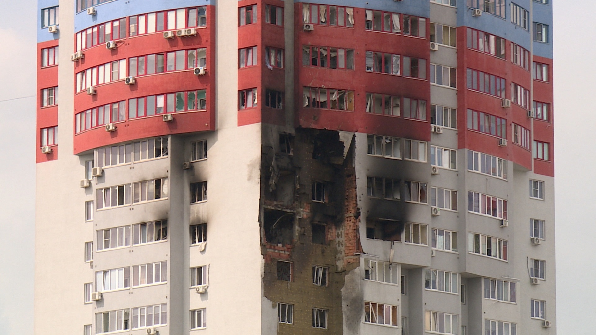 Последствия ночной атаки беспилотников на Рязань