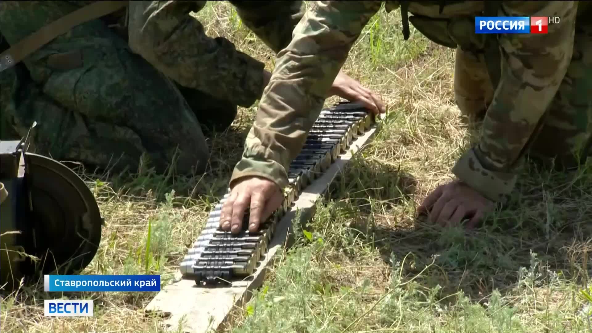 Российские войска нанесли точечные удары по военной инфраструктуре Украины и усилили подготовку контрактников.
