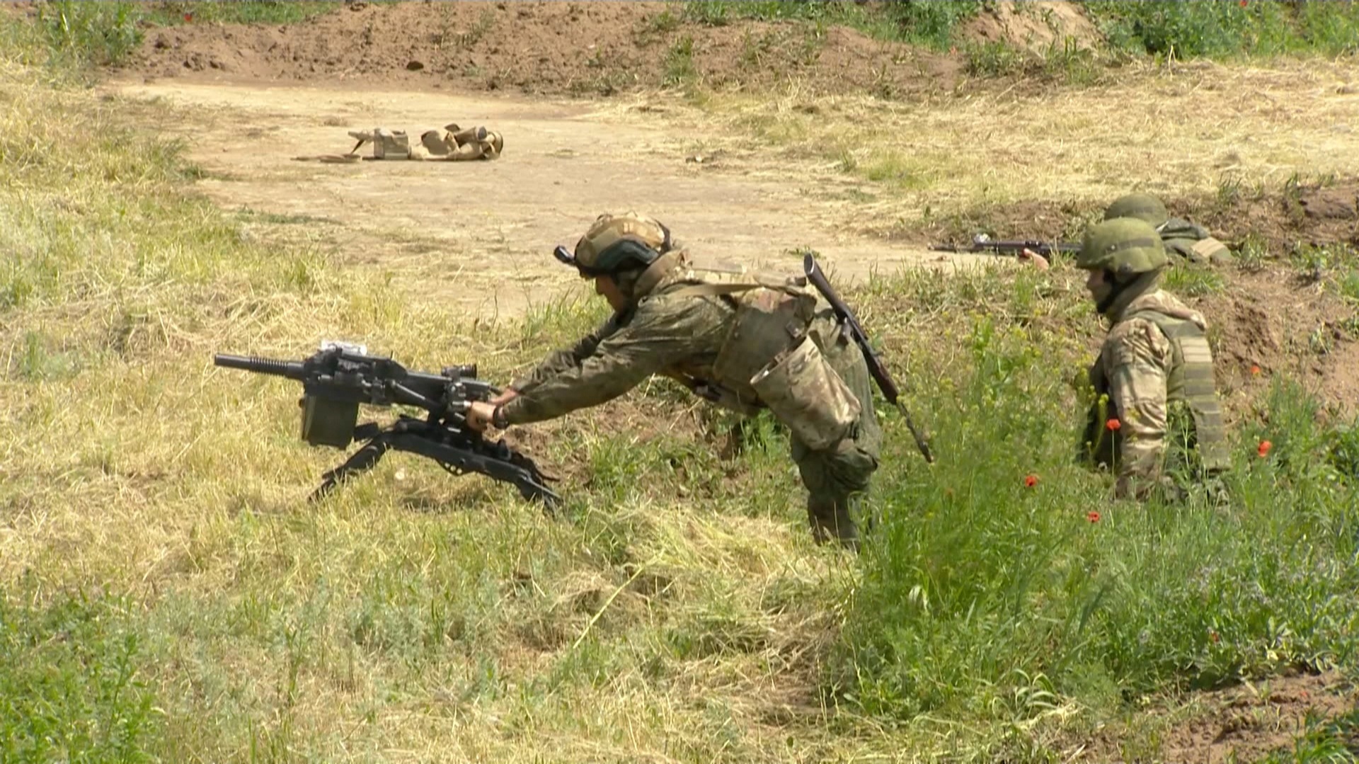 В Южном военном округе новобранцев готовят к современной войне и противодействию дронам