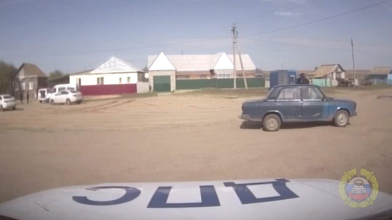 Под Волгоградом владельца "Жигулей" задержали за попытку подкупа инспектора ДПС