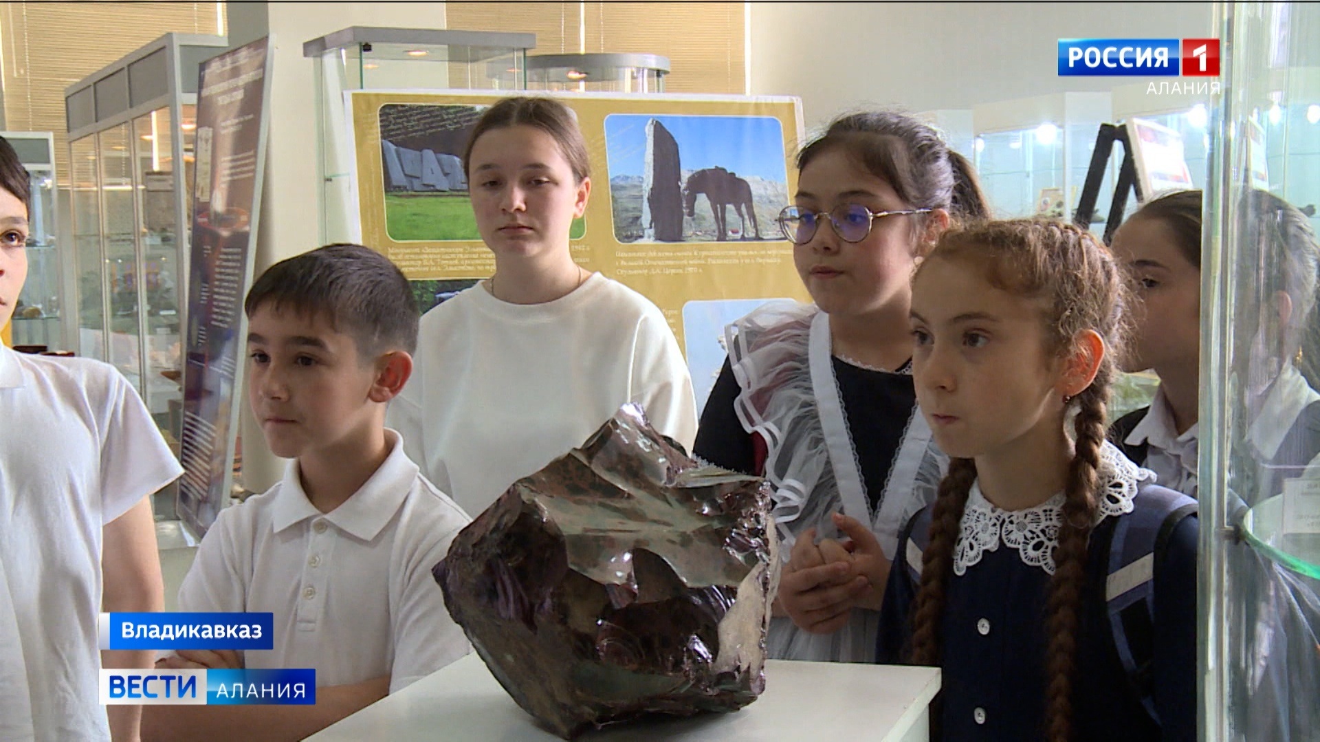 Для школьников из Карджина провели профориентационную экскурсию в СКГМИ