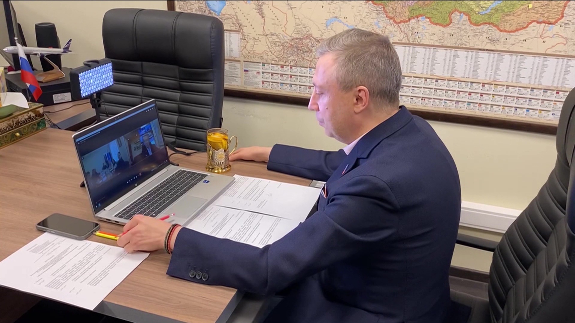 В  мессенджере "Макс" начал работать чат-бот для помощи жителям ЛНР