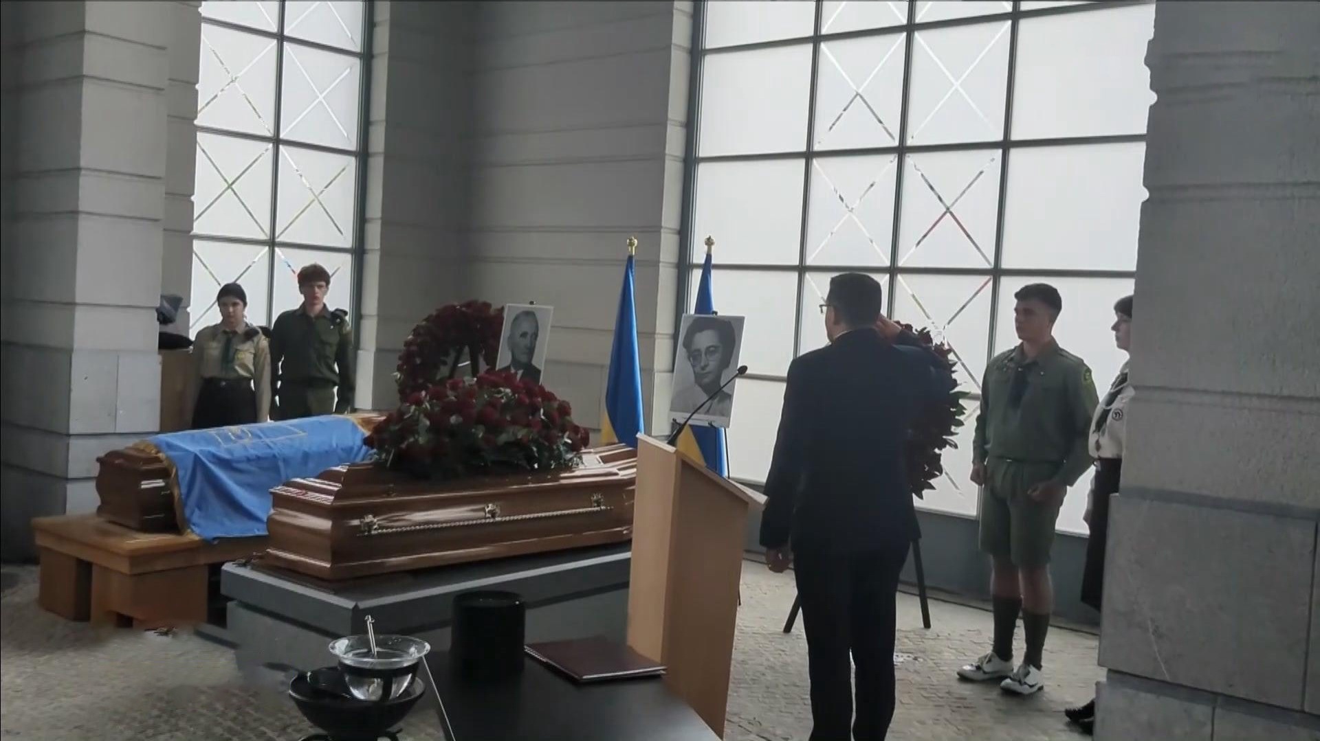 Останки Мельника возвращаются на Украину: Политическое захоронение и исторический спор