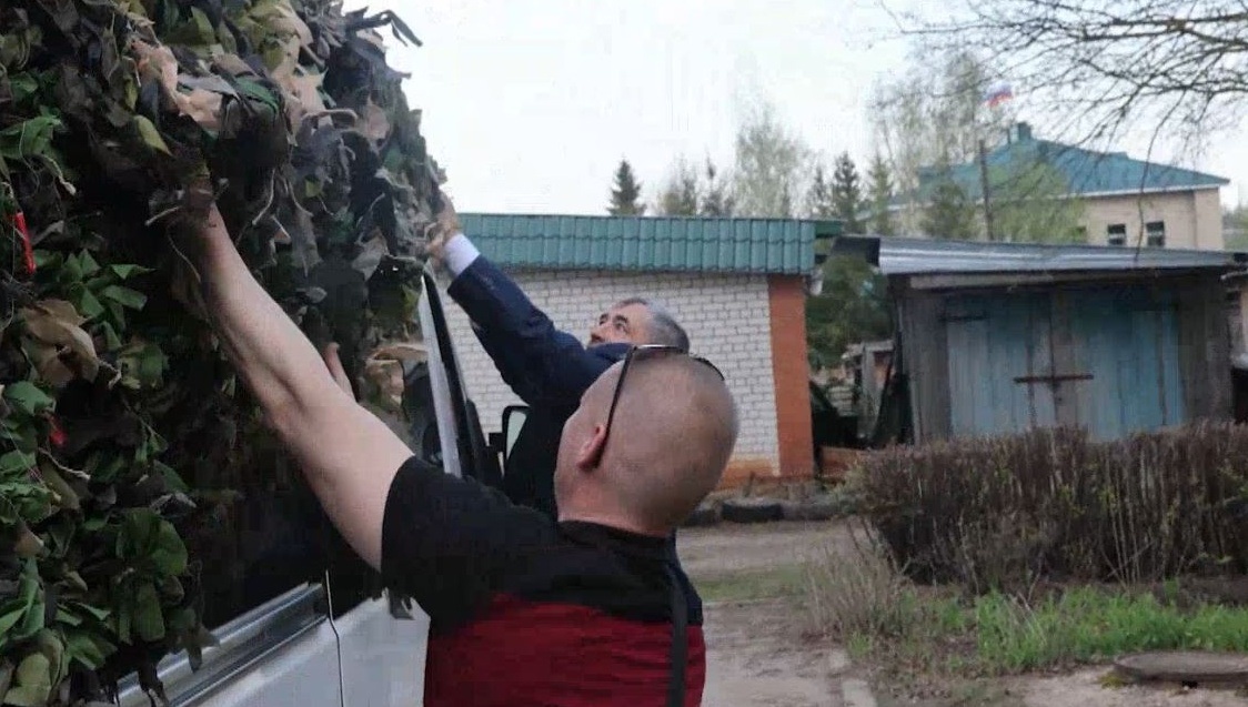 Волонтёры в Параньгинском районе плетут маскировочные сети и собирают гуманитарную помощь для бойцов СВО