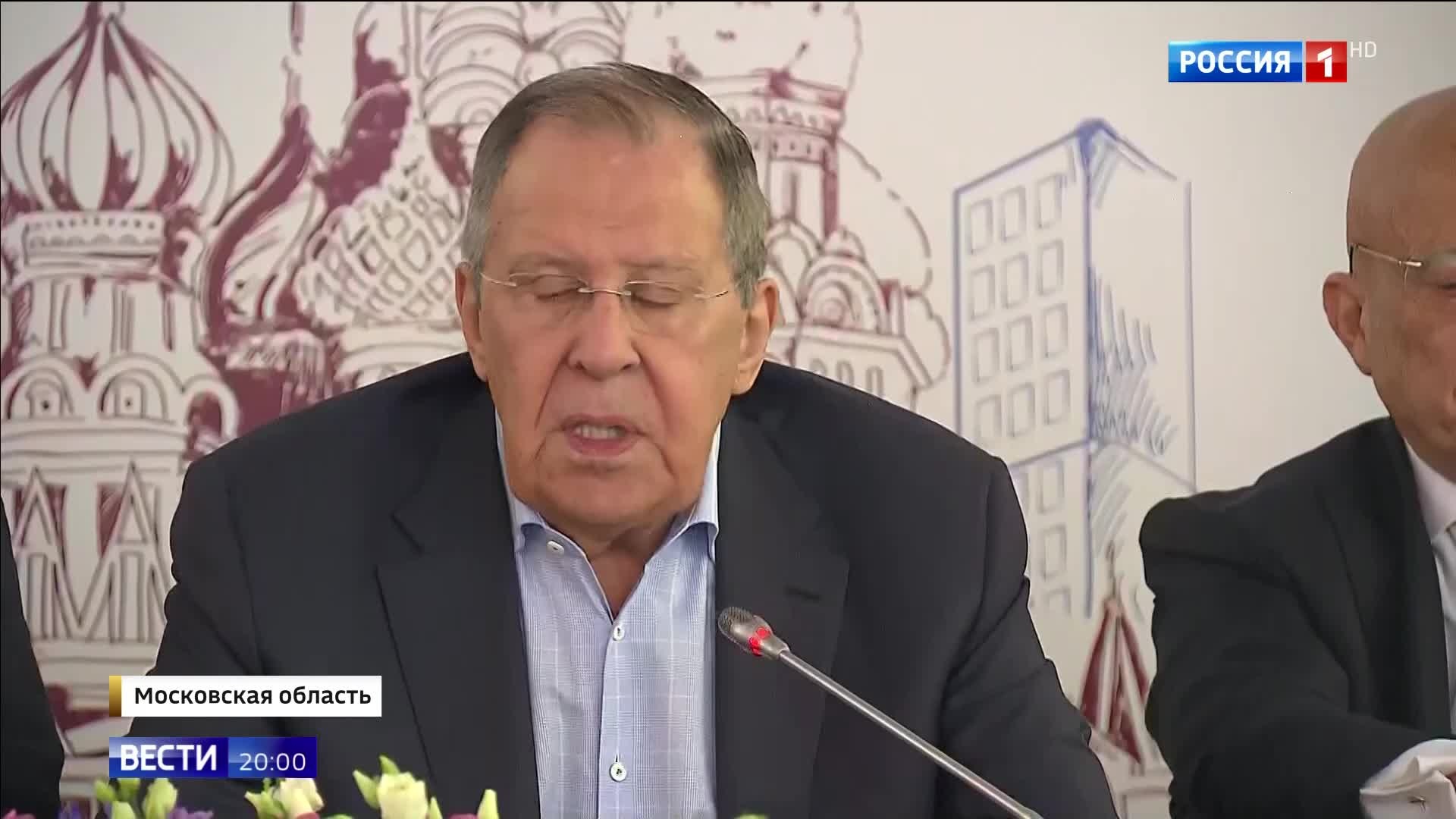 Запад пытается подорвать отношения России с Арменией, заявил Лавров