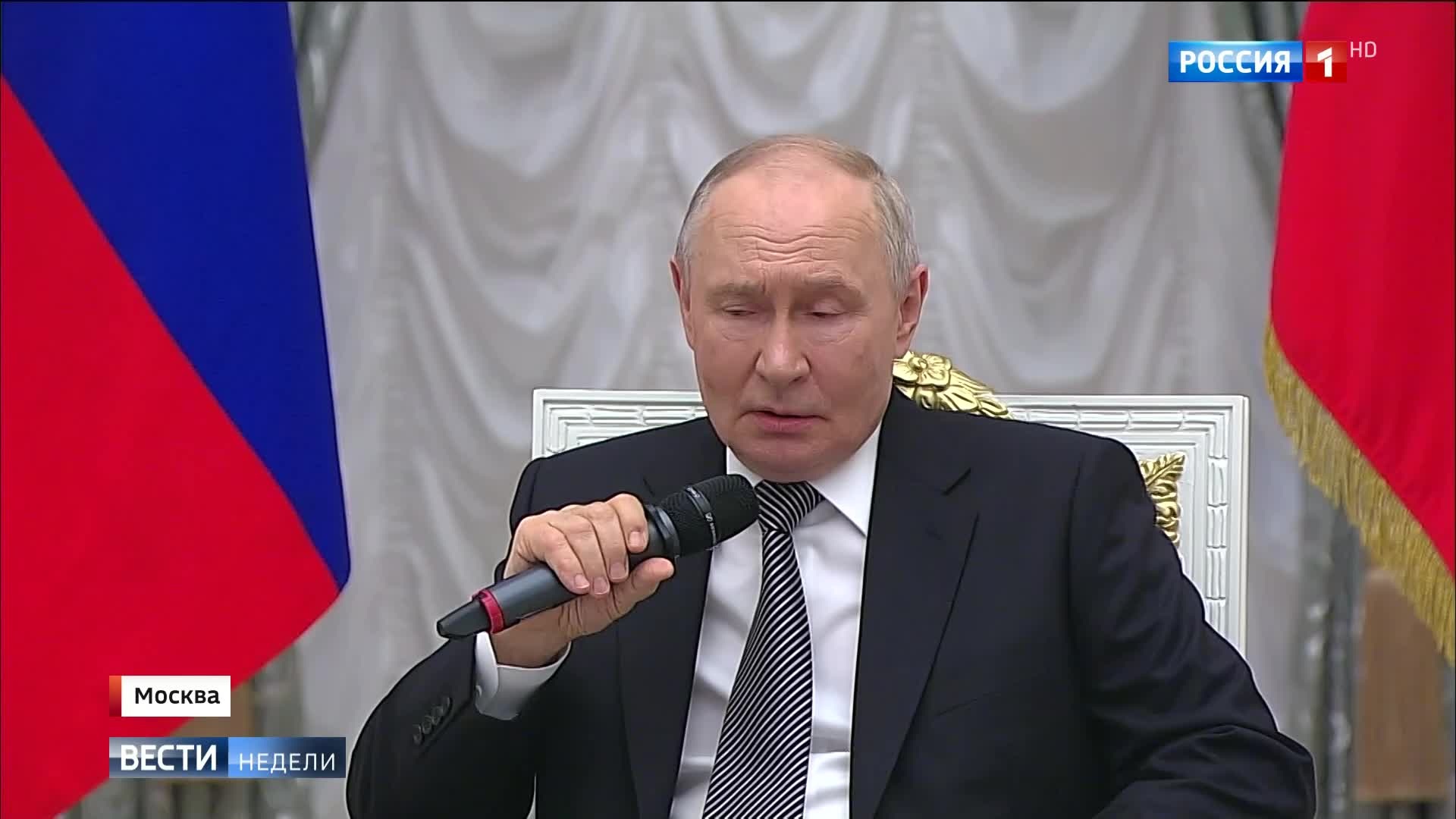 "Путин вручает награды героям: посмертные звёзды и новые пути служения"
