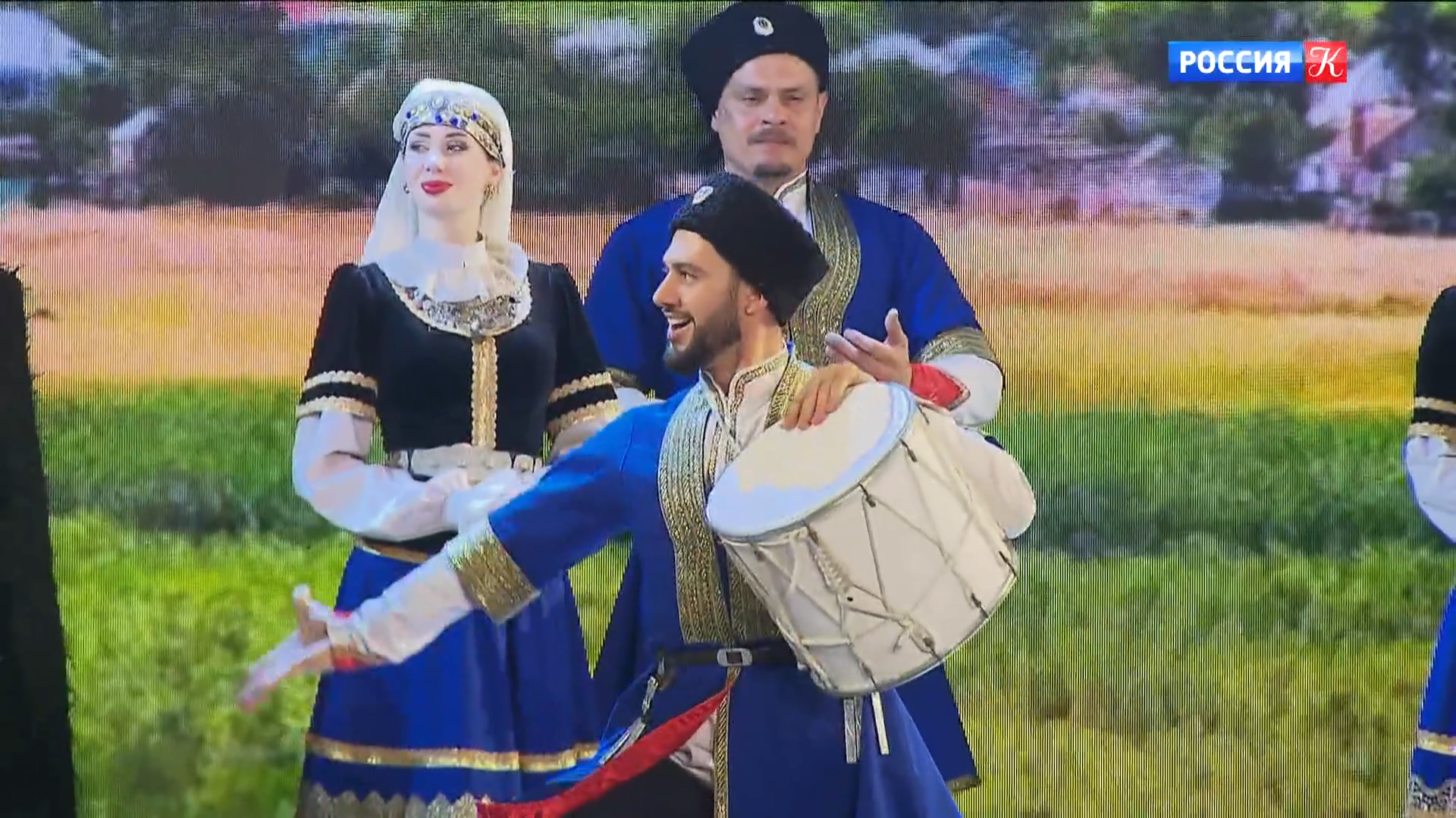 Международный фестиваль народной песни "Добровидение" проходит в Москве