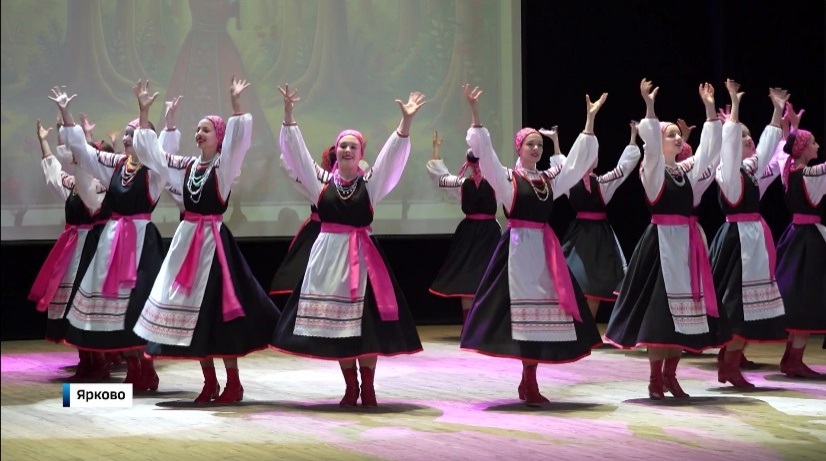 Тюменский ансамбль народного танца "Калинка" отмечает 55-летний юбилей