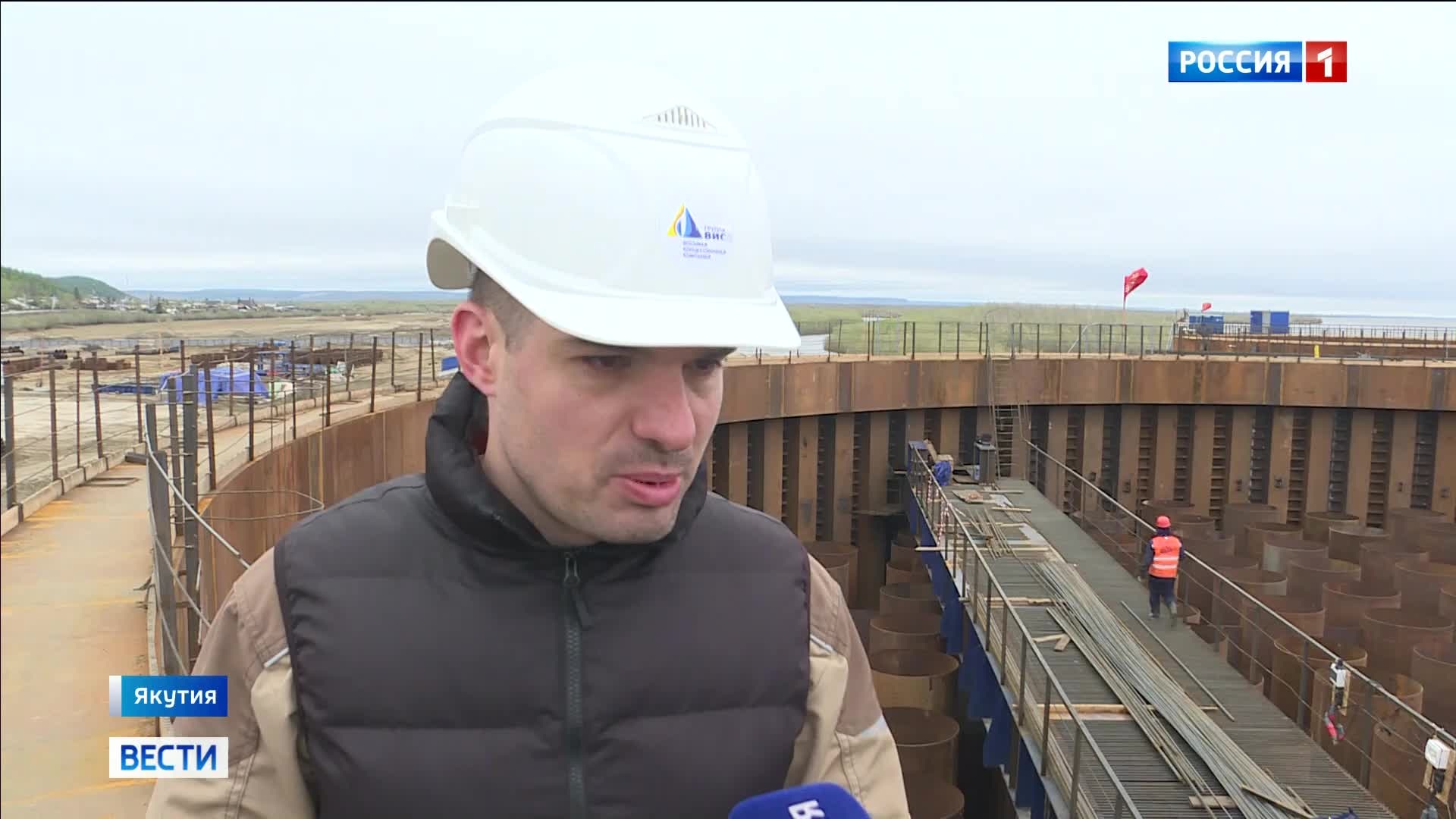 "Возведение коффердамов на Ленском мосту: первый опыт в российском строительстве"